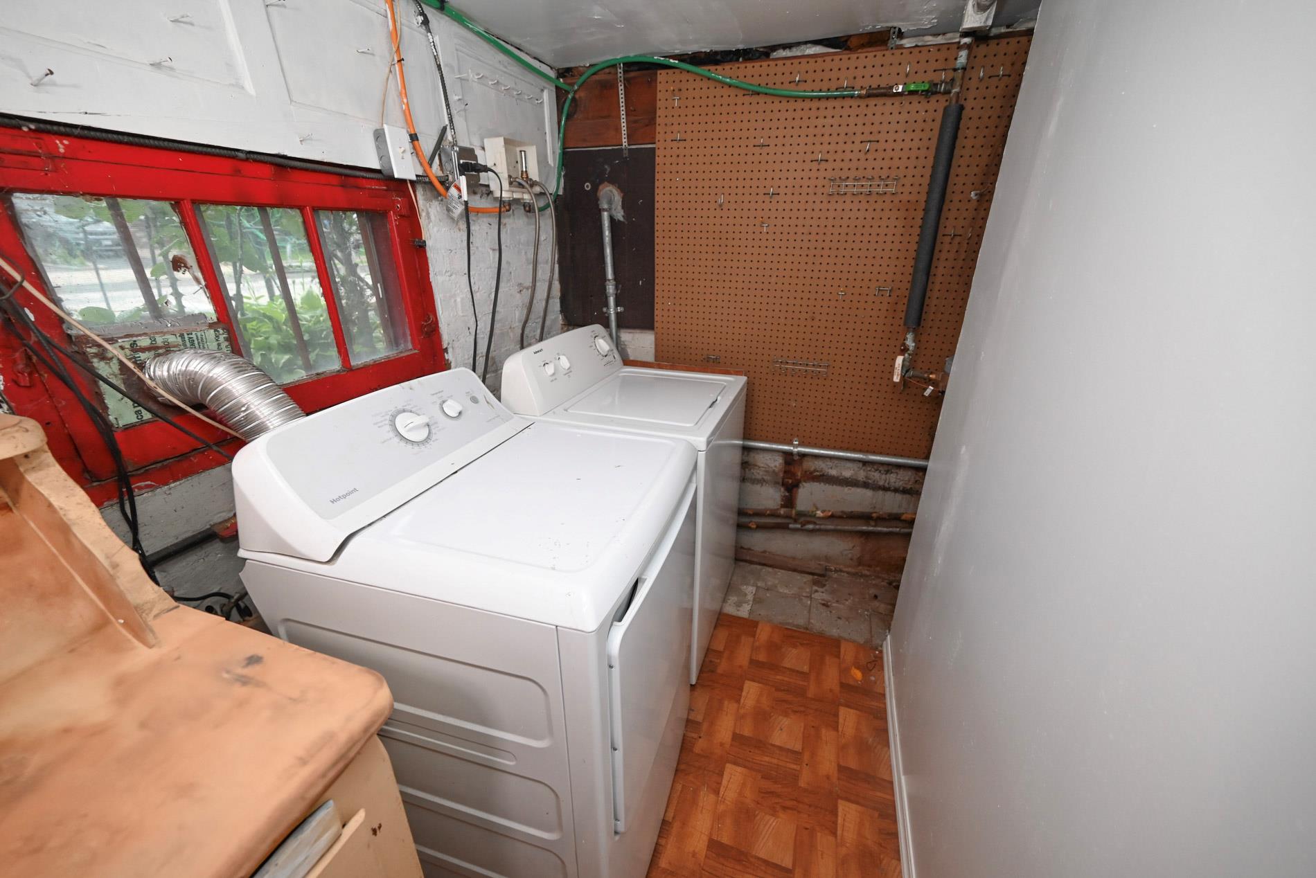 165 Page Rd Road, Valley Stream, NY 11581