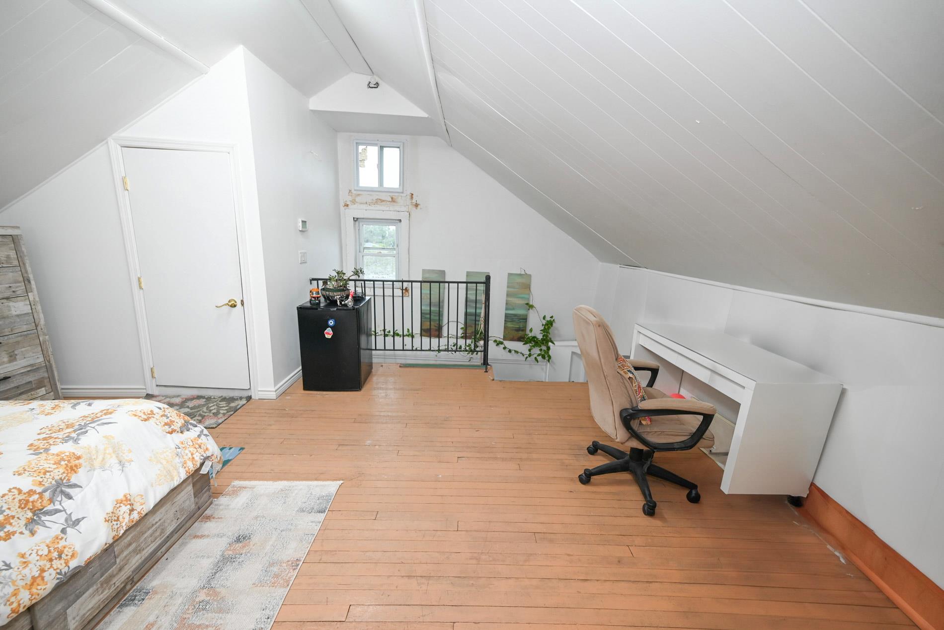 165 Page Rd Road, Valley Stream, NY 11581