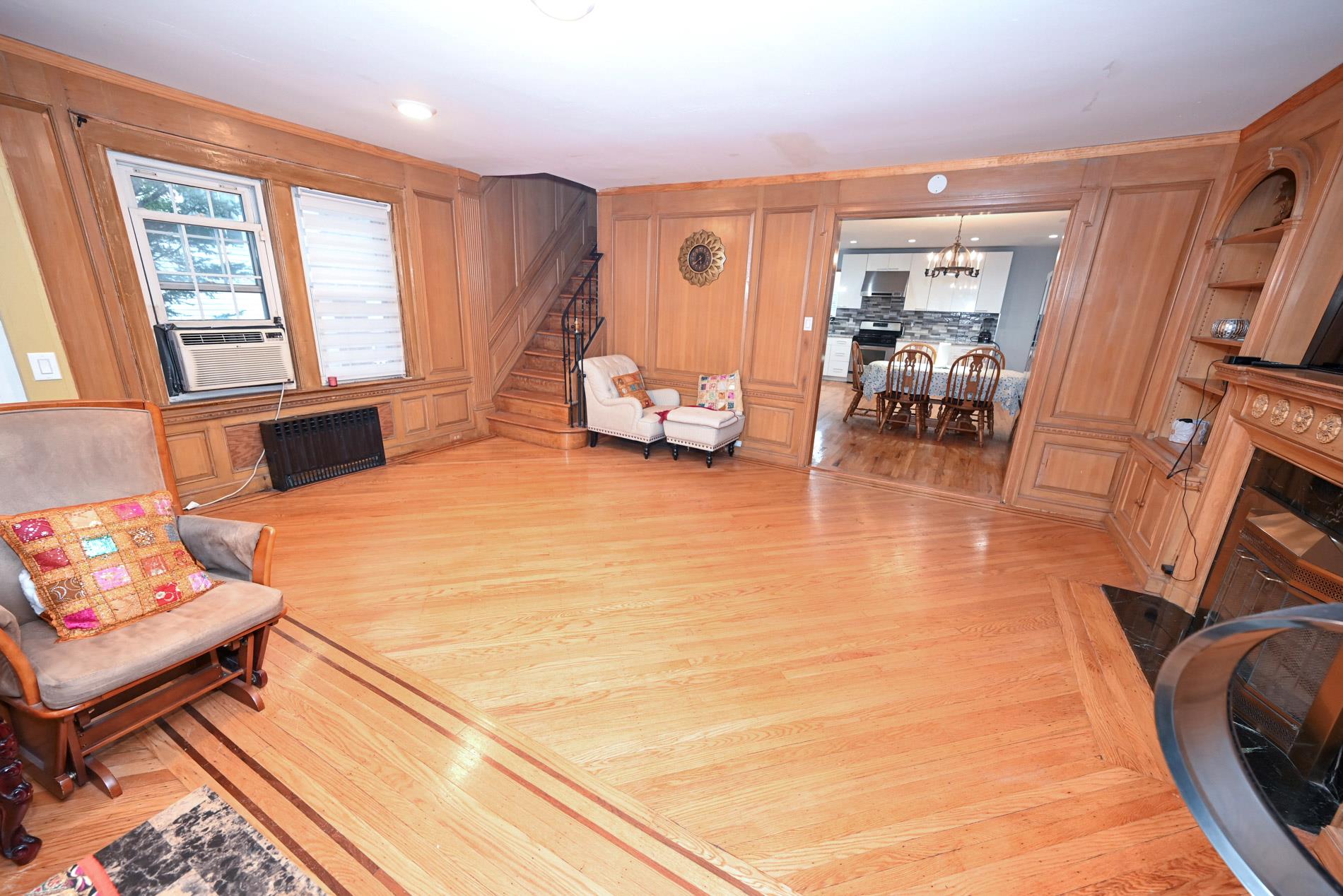 165 Page Rd Road, Valley Stream, NY 11581