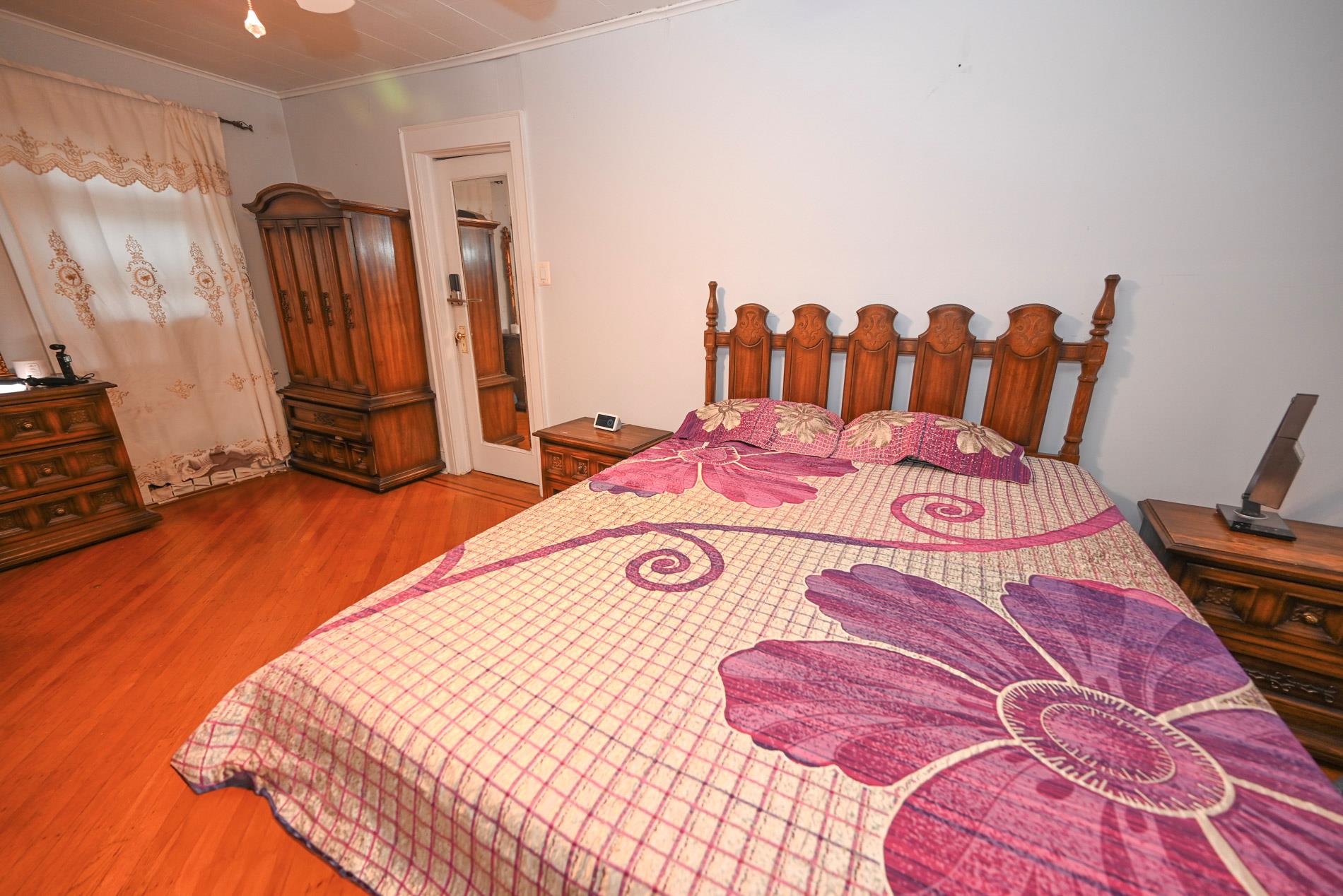 165 Page Rd Road, Valley Stream, NY 11581