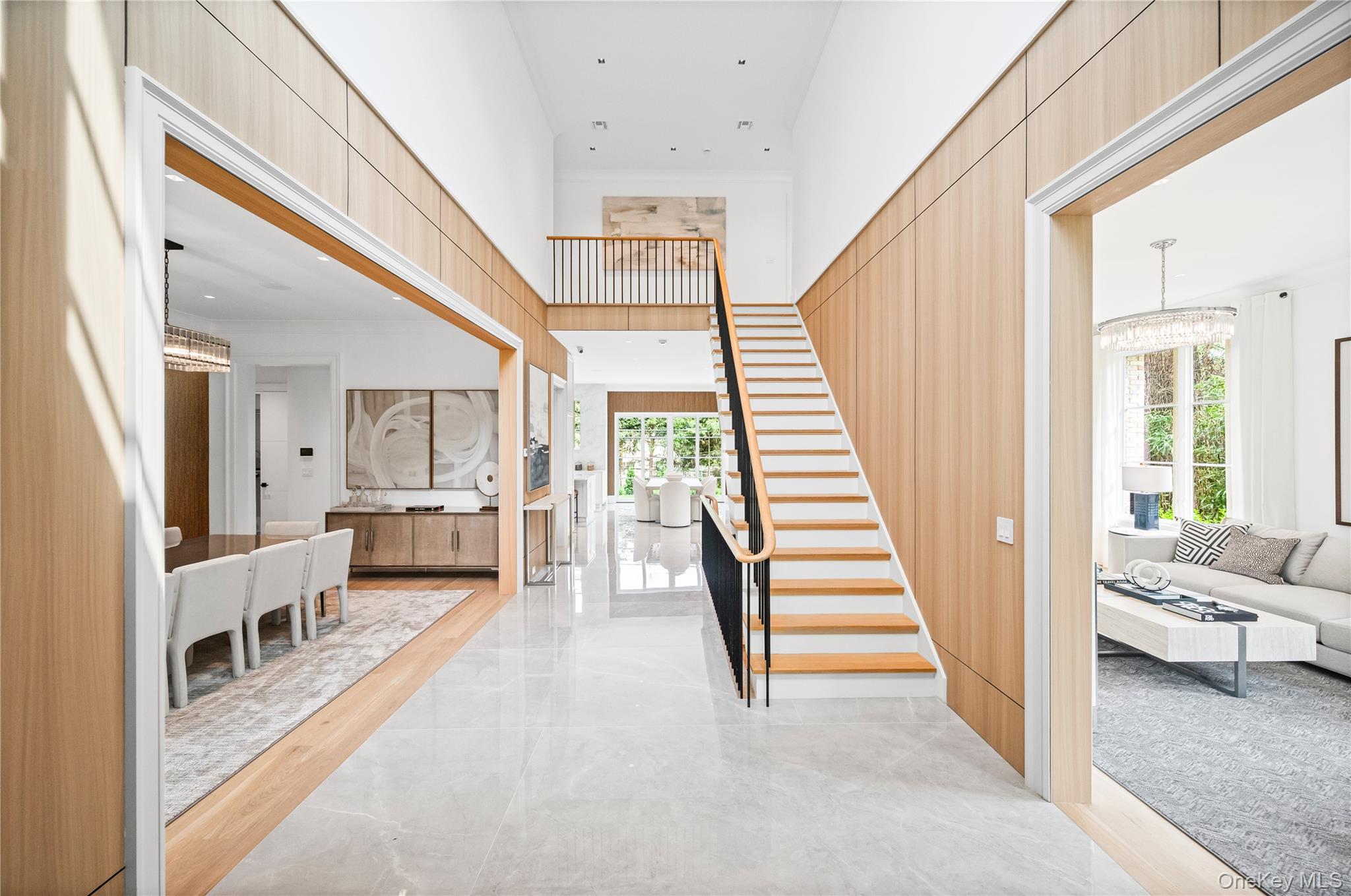 7 Mirrielees Road, Great Neck, NY 11021