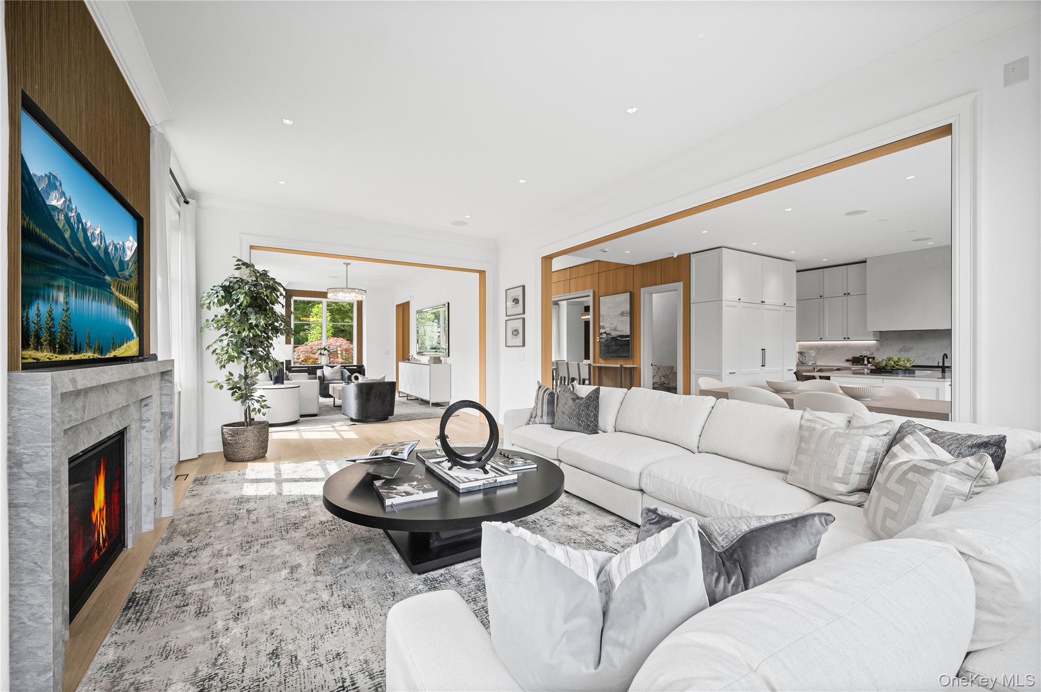 7 Mirrielees Road, Great Neck, NY 11021