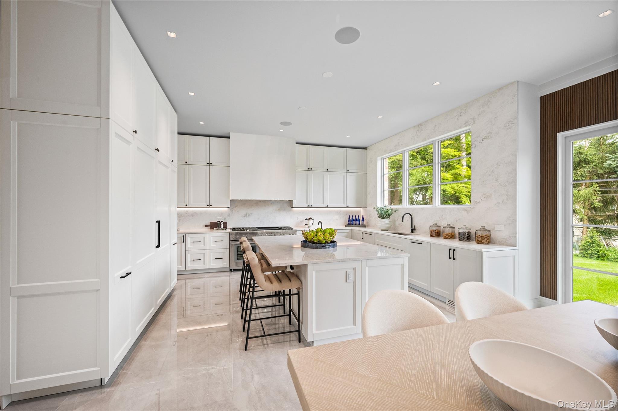 7 Mirrielees Road, Great Neck, NY 11021