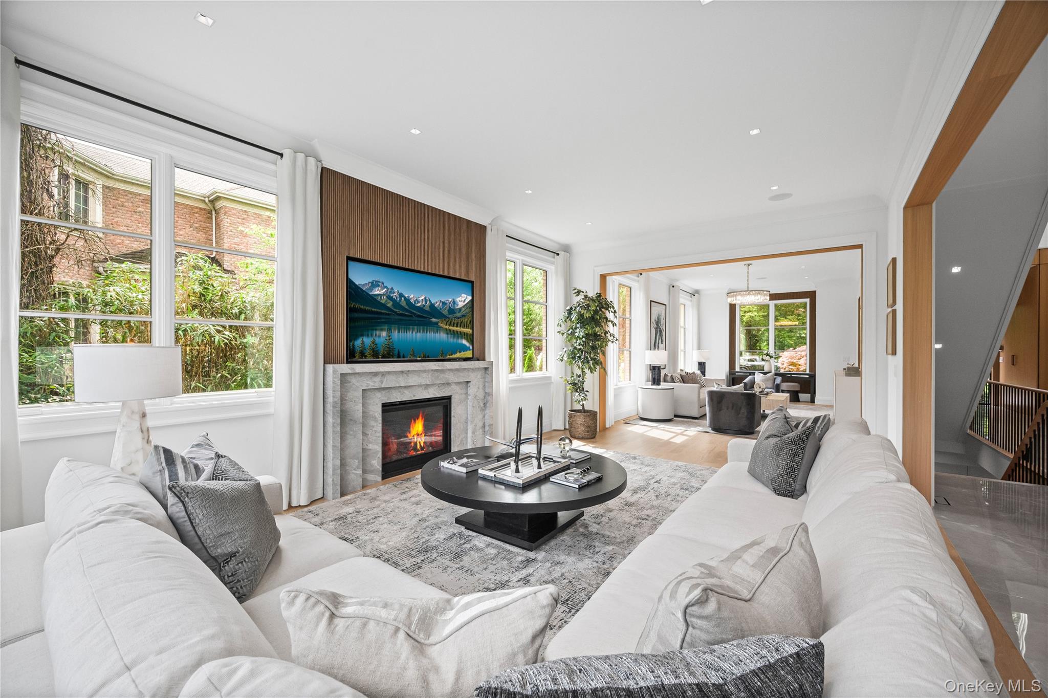 7 Mirrielees Road, Great Neck, NY 11021