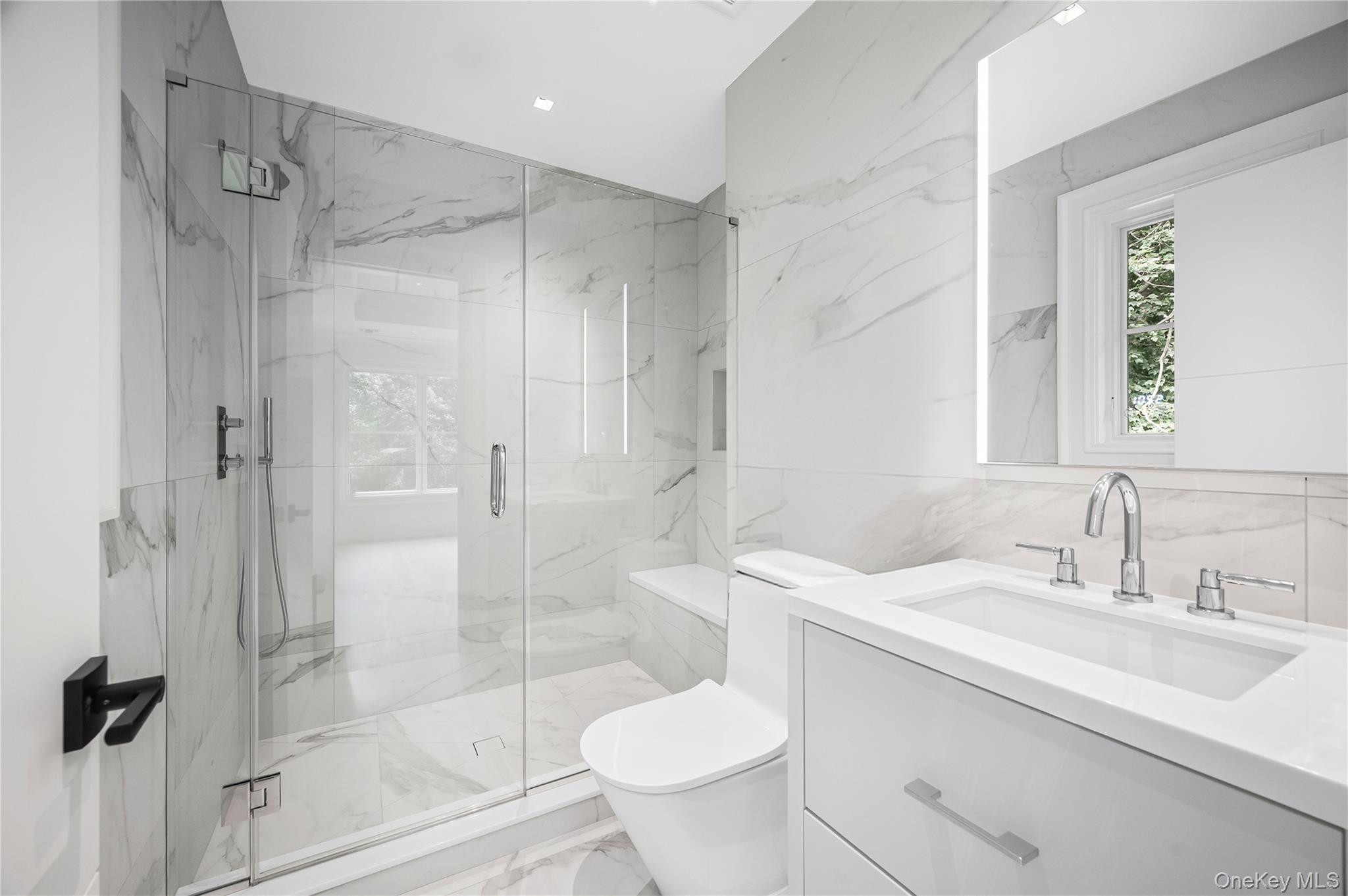 7 Mirrielees Road, Great Neck, NY 11021