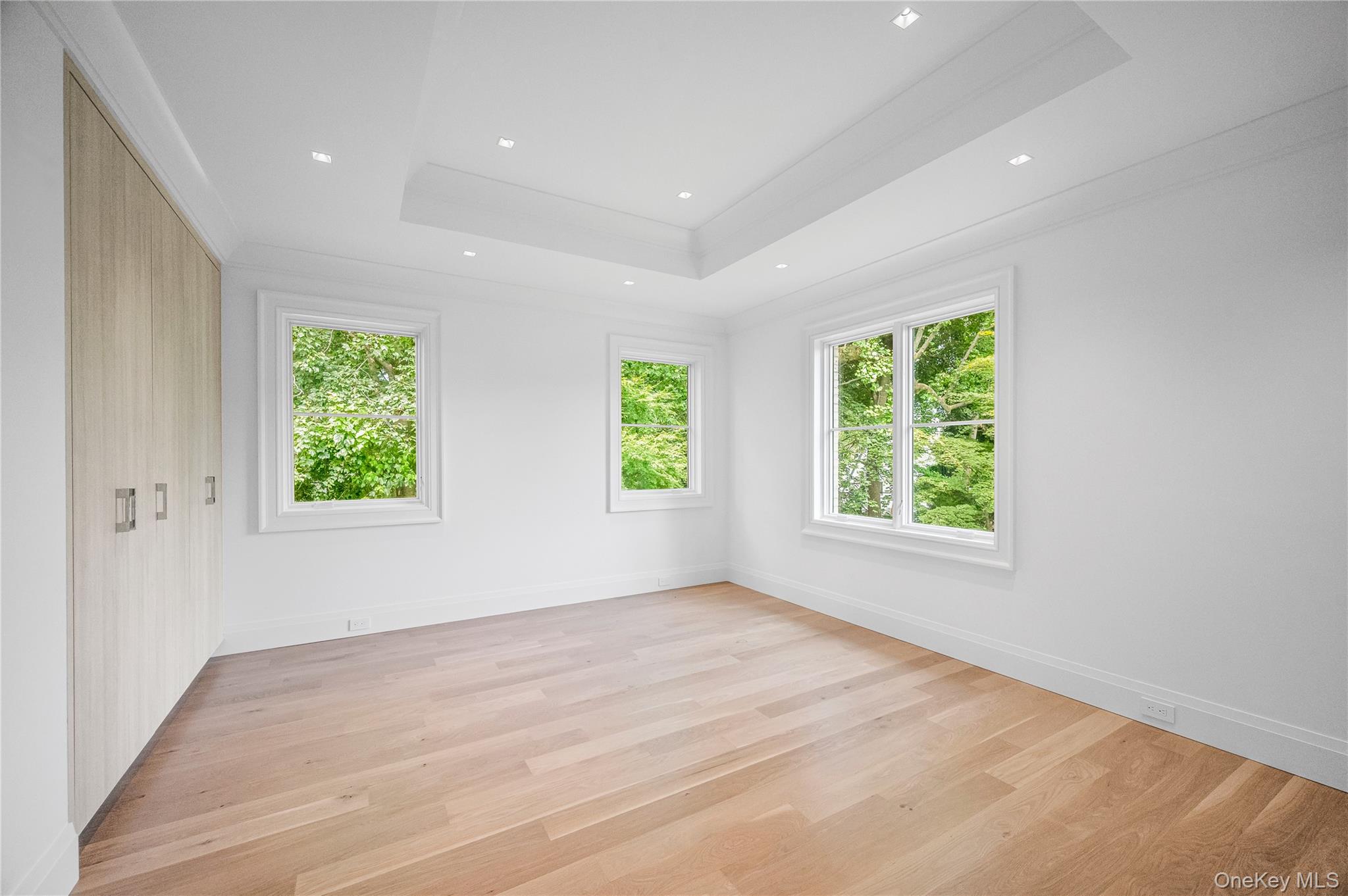 7 Mirrielees Road, Great Neck, NY 11021