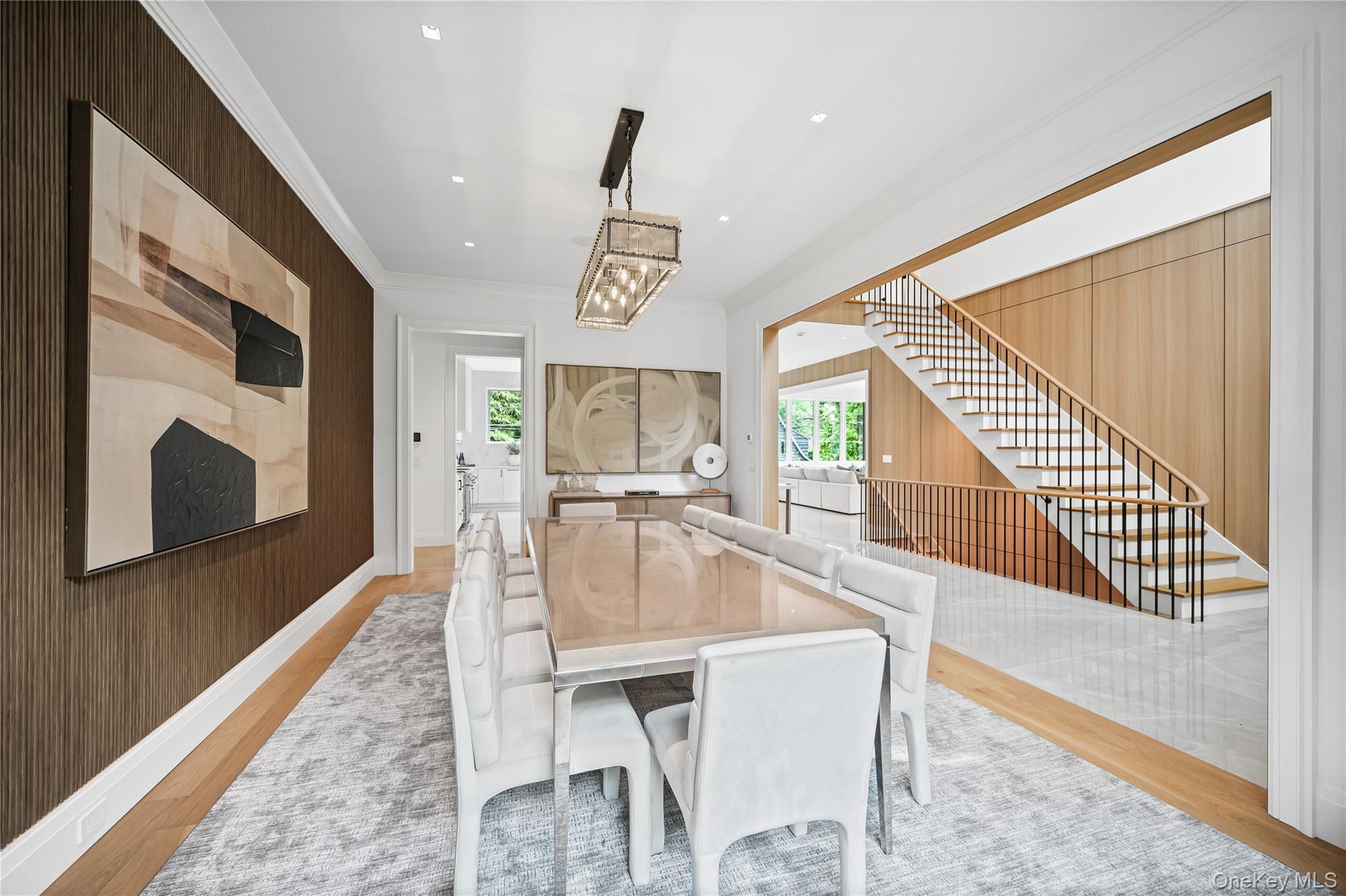 7 Mirrielees Road, Great Neck, NY 11021