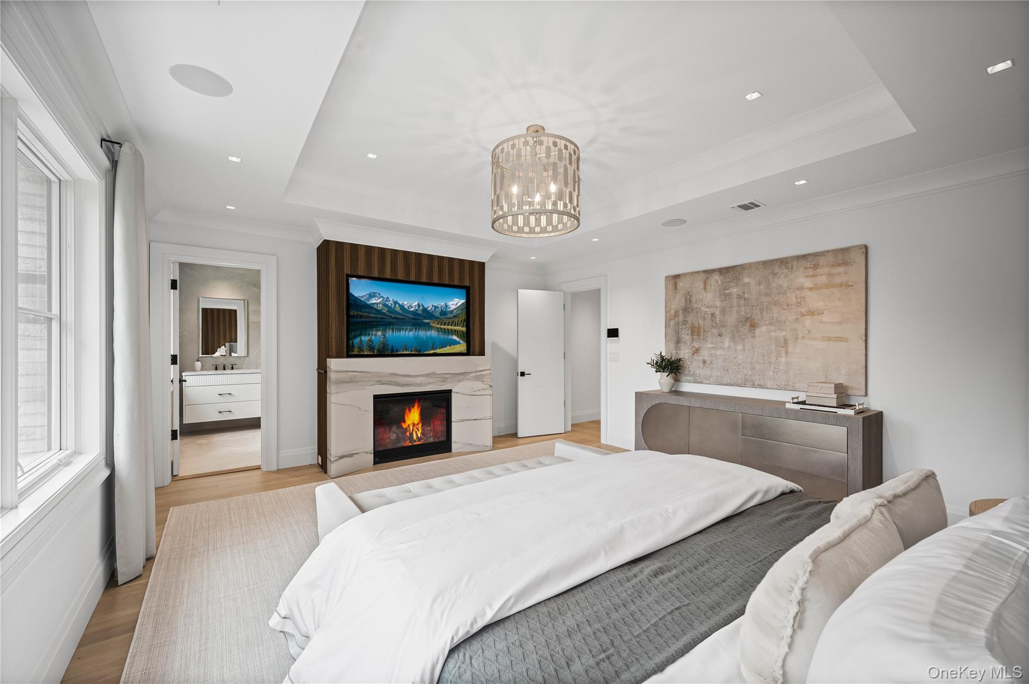 7 Mirrielees Road, Great Neck, NY 11021