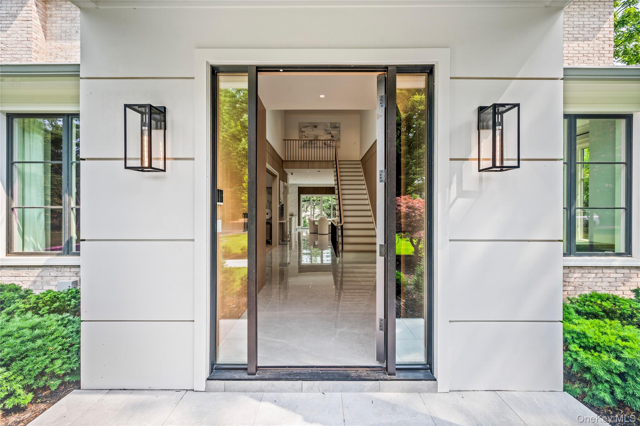 7 Mirrielees Road, Great Neck, NY 11021