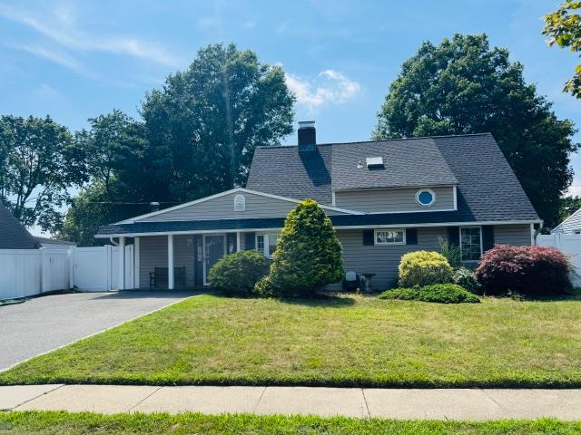 52 April Lane, Hicksville, NY 11801
