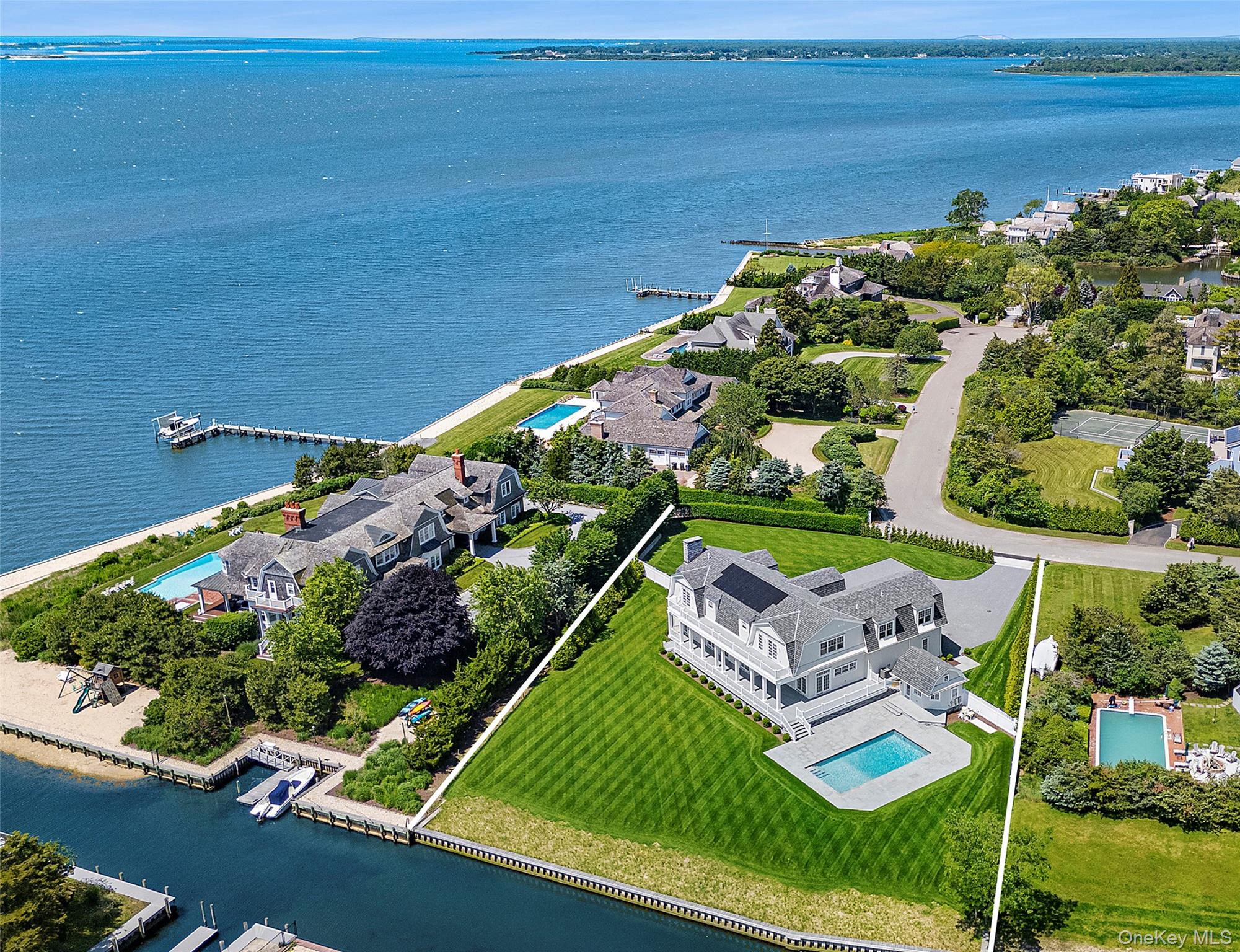 44 Club Lane, Remsenburg, NY 11960