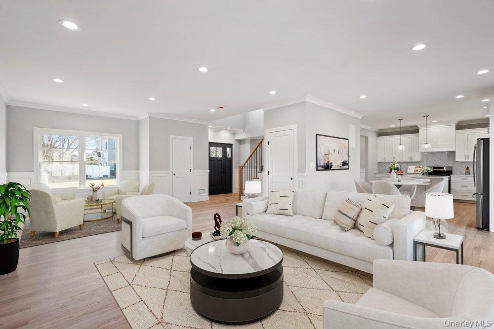 56 Seitz Drive, Bethpage, NY 11714