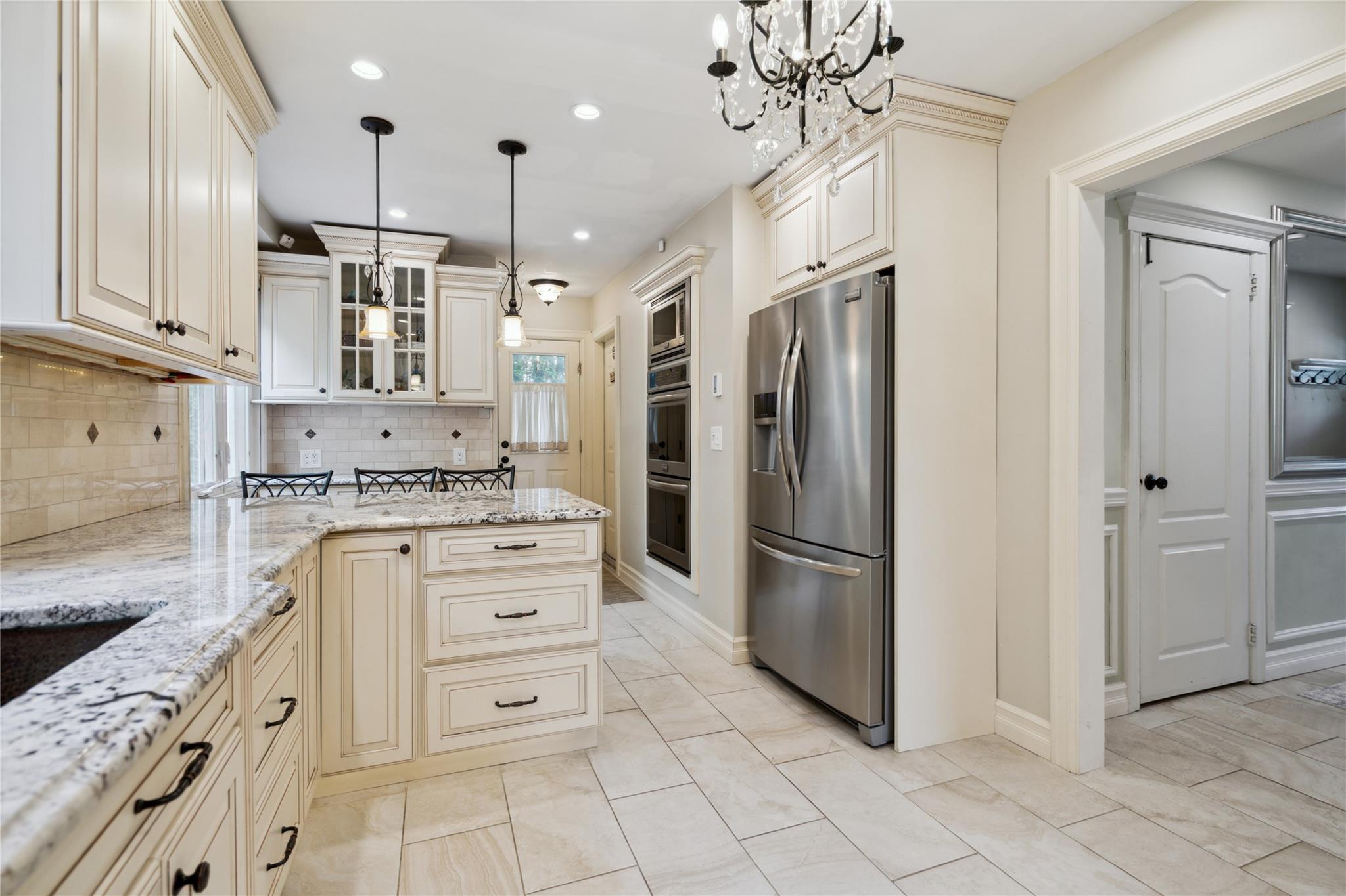 10 Atlas Avenue, Malverne, NY 11565