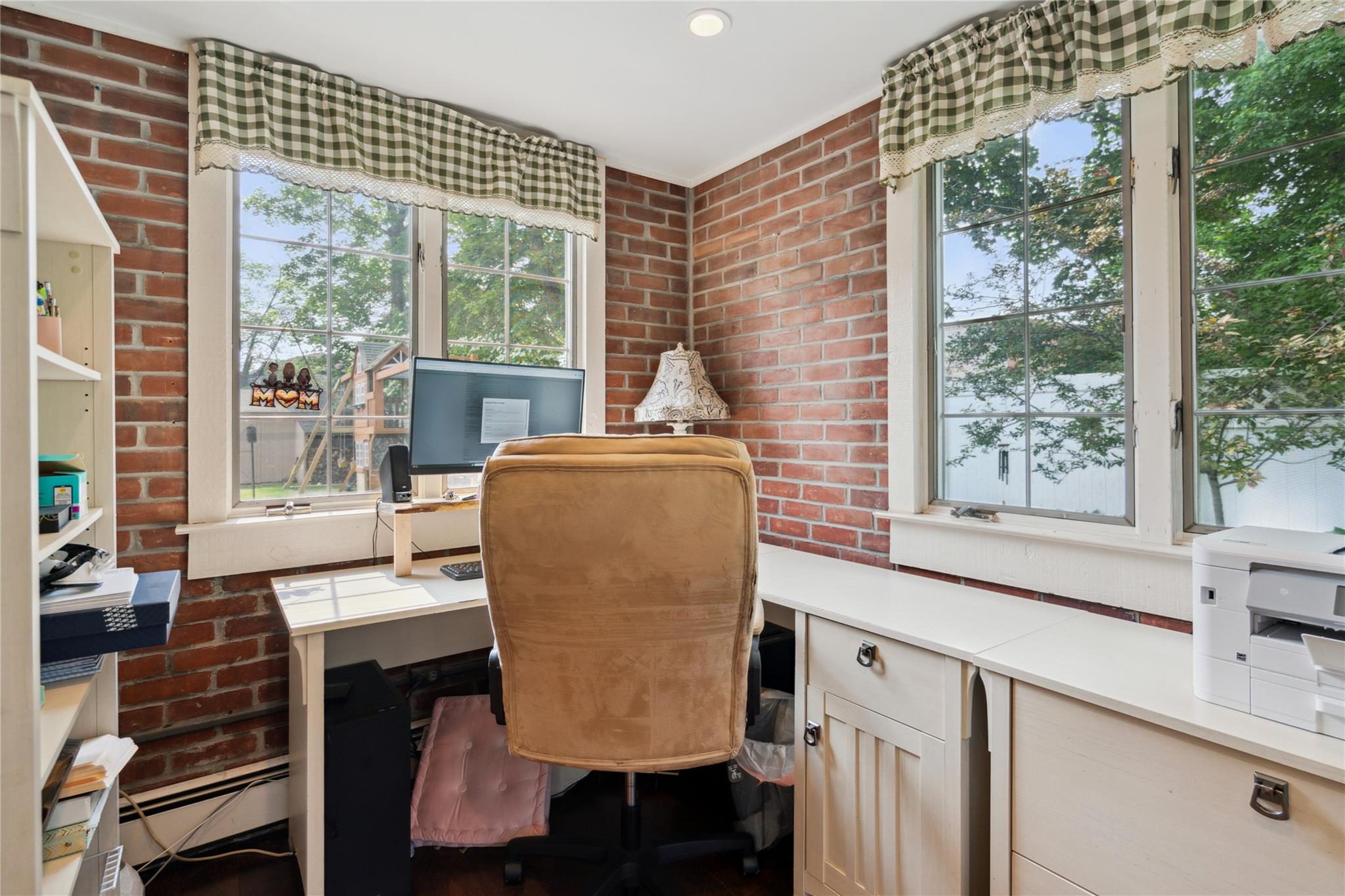 10 Atlas Avenue, Malverne, NY 11565