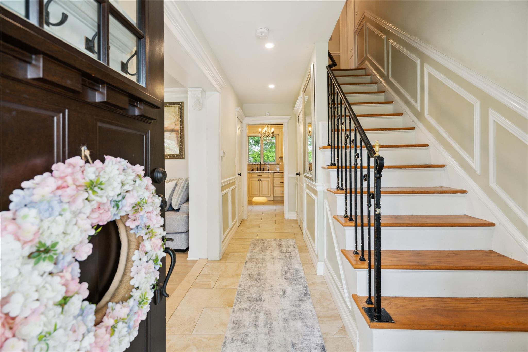 10 Atlas Avenue, Malverne, NY 11565