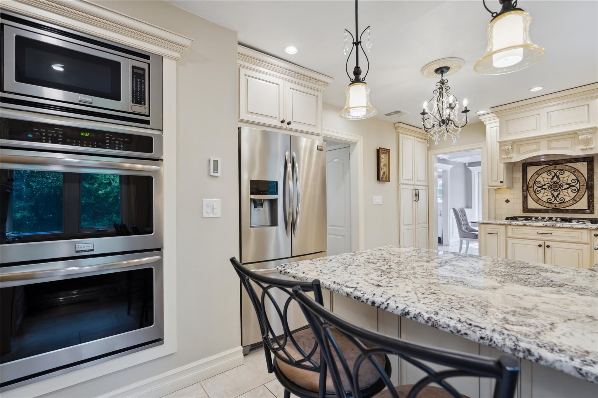 10 Atlas Avenue, Malverne, NY 11565