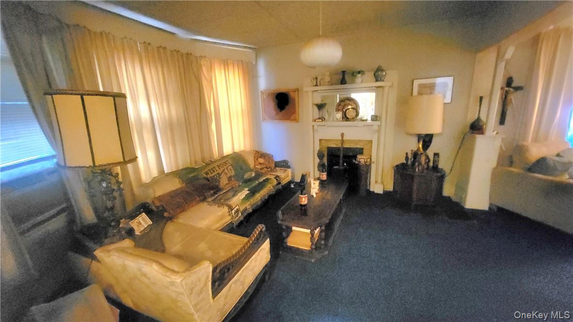 313 Mansion St, Poughkeepsie, NY 12601