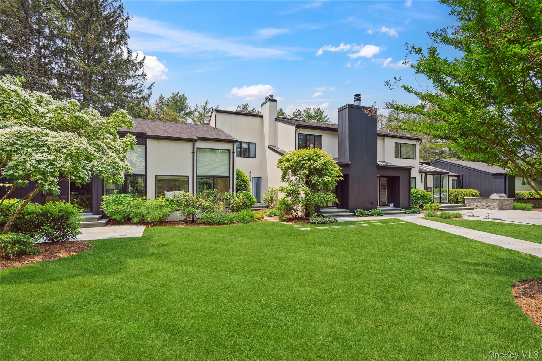 295 Foxhunt Crescent, Syosset, NY 11791