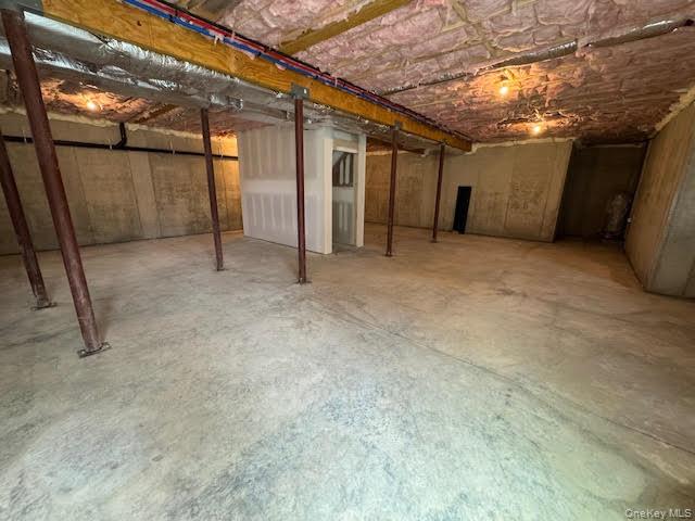 4 Jefferson Avenue, New Windsor, NY 12553