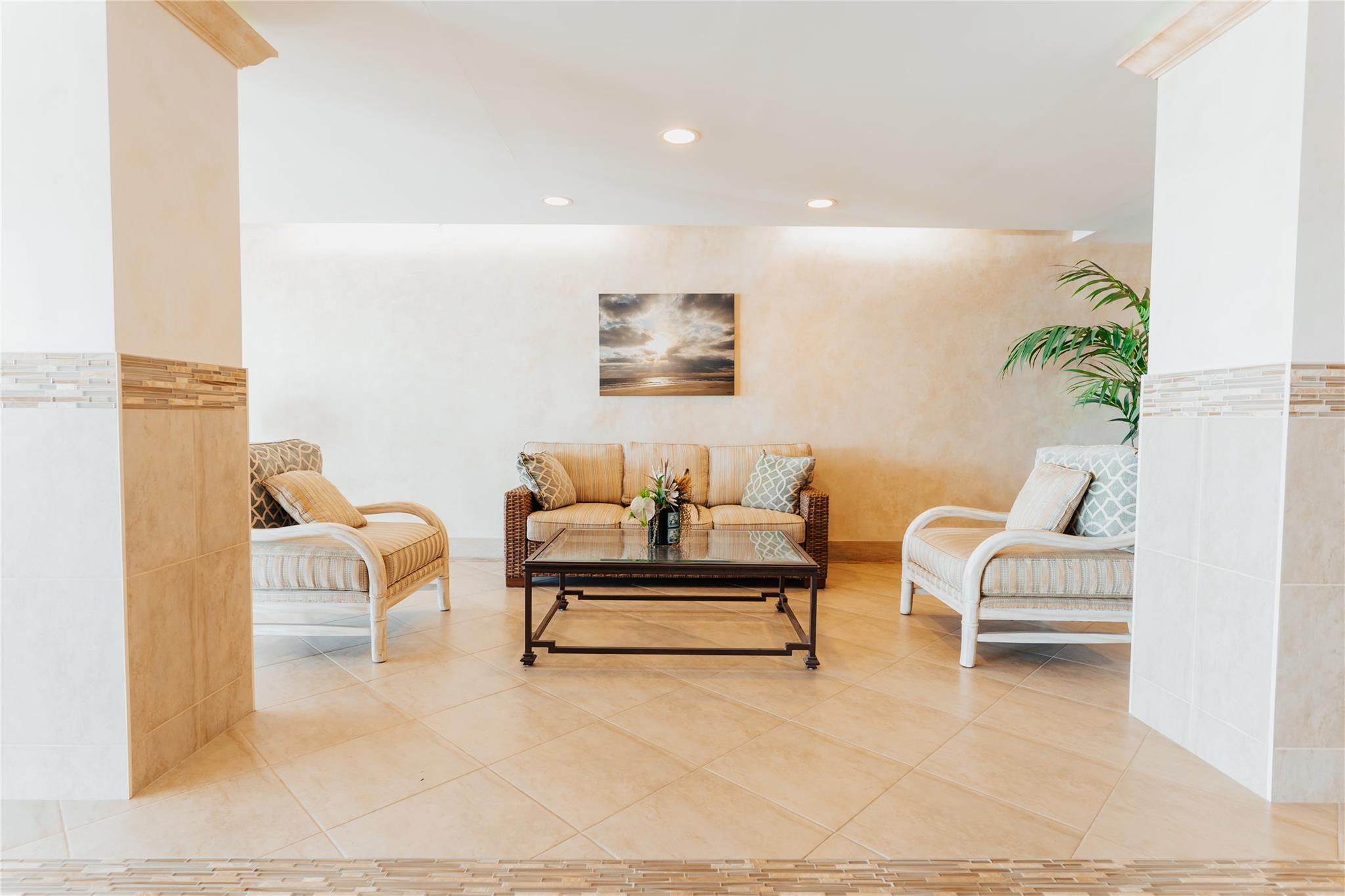 1 E Broadway # 3R, Long Beach, NY 11561