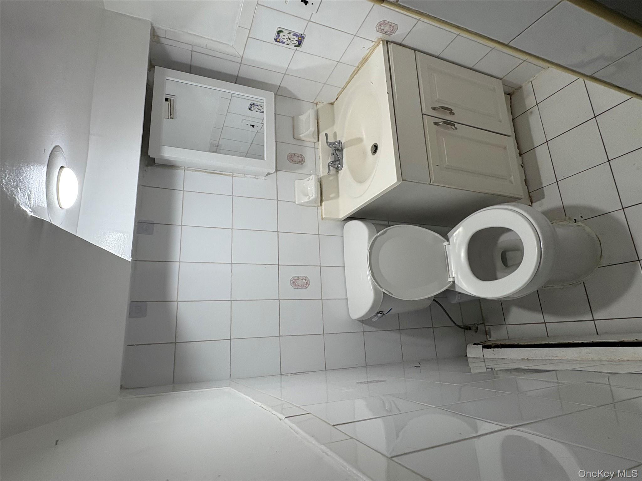 840 Hollywood Avenue, Bronx, NY 10465