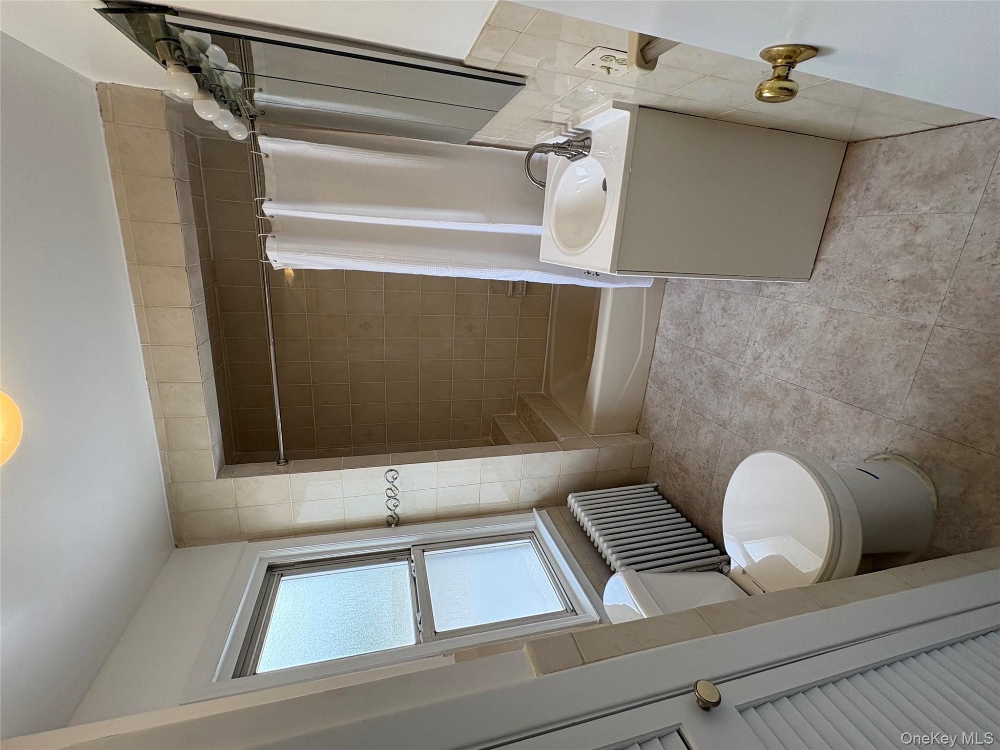 840 Hollywood Avenue, Bronx, NY 10465