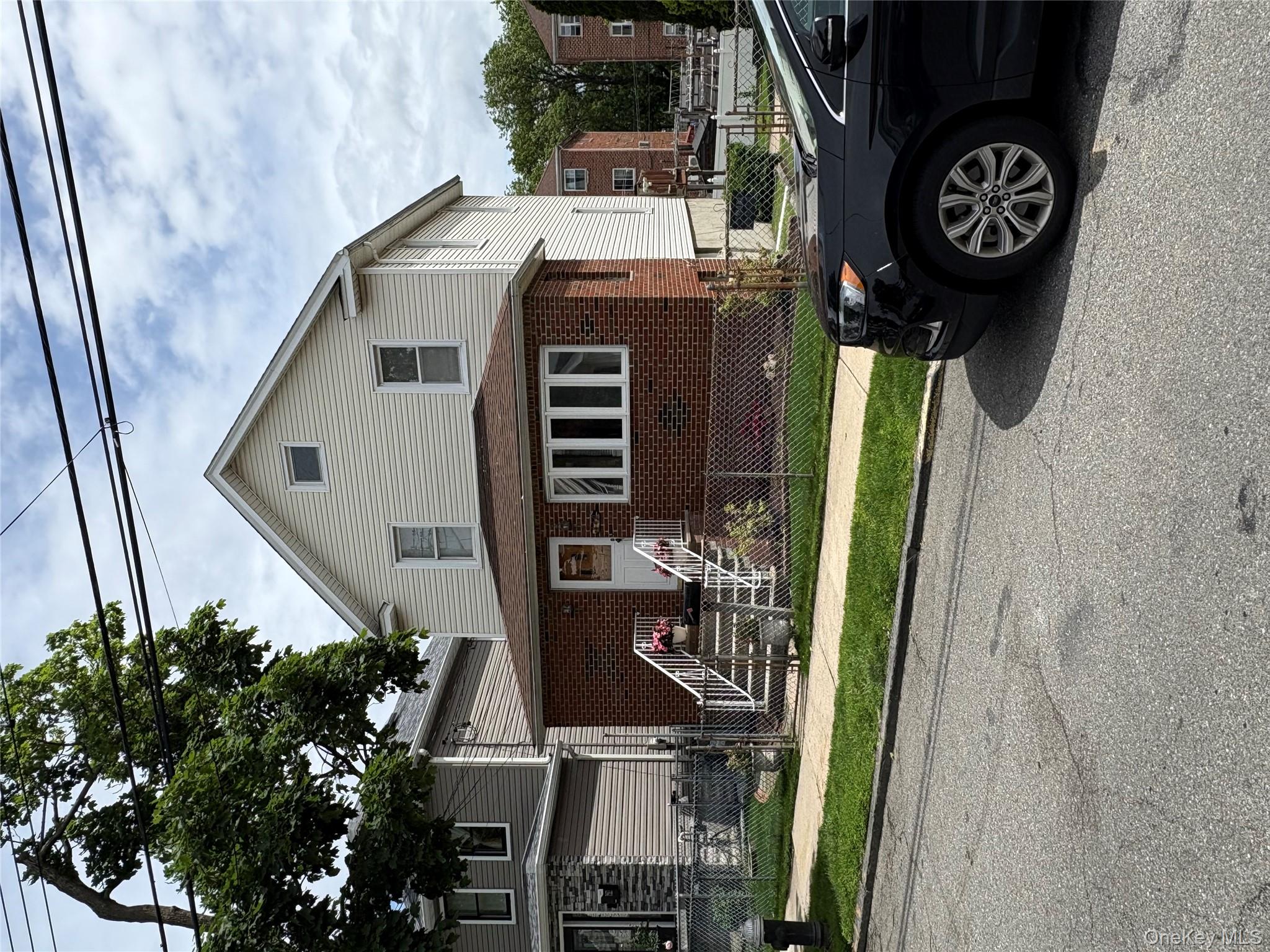 840 Hollywood Avenue, Bronx, NY 10465