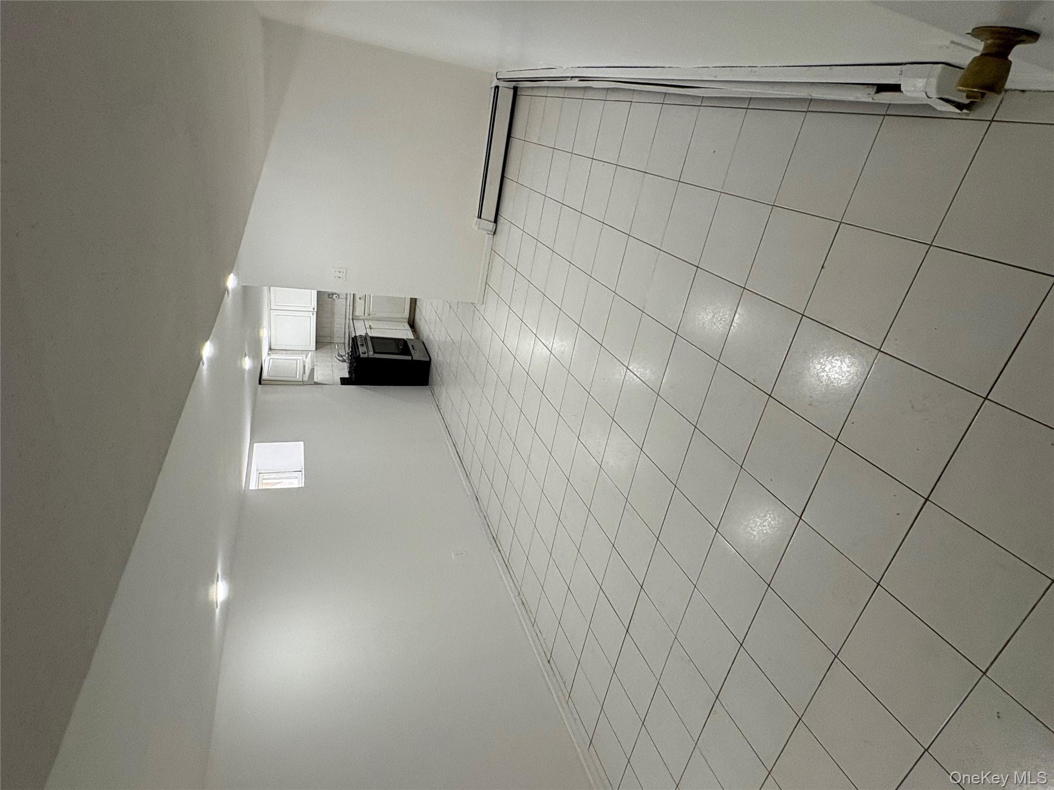 840 Hollywood Avenue, Bronx, NY 10465