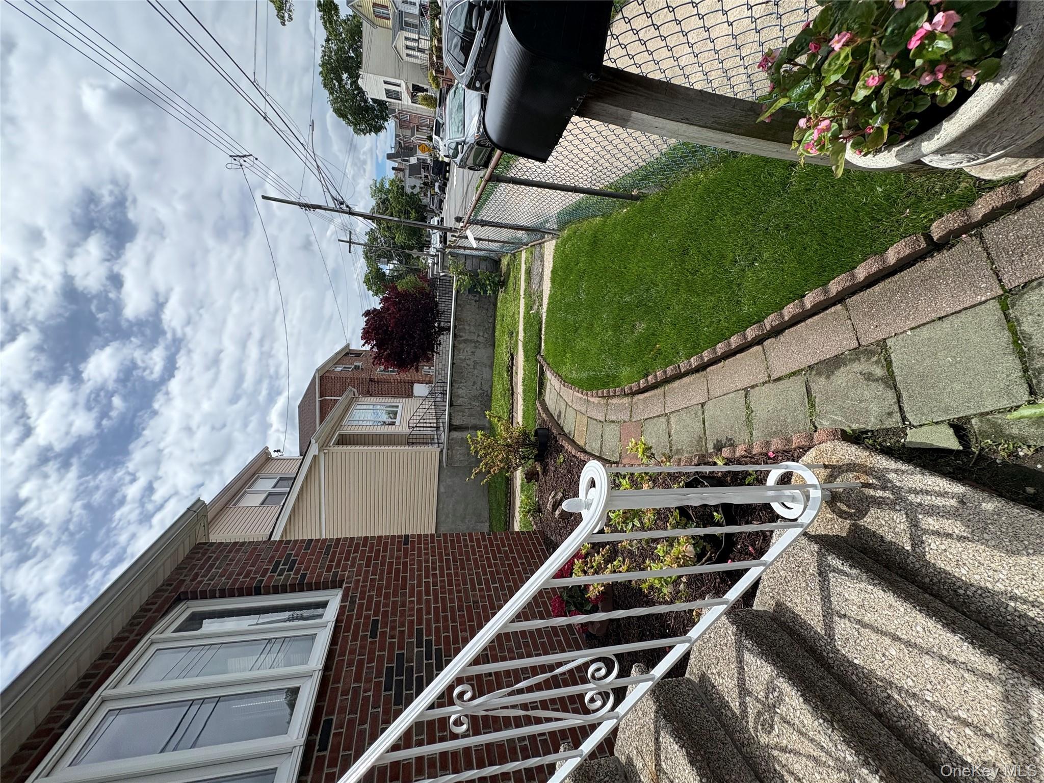 840 Hollywood Avenue, Bronx, NY 10465