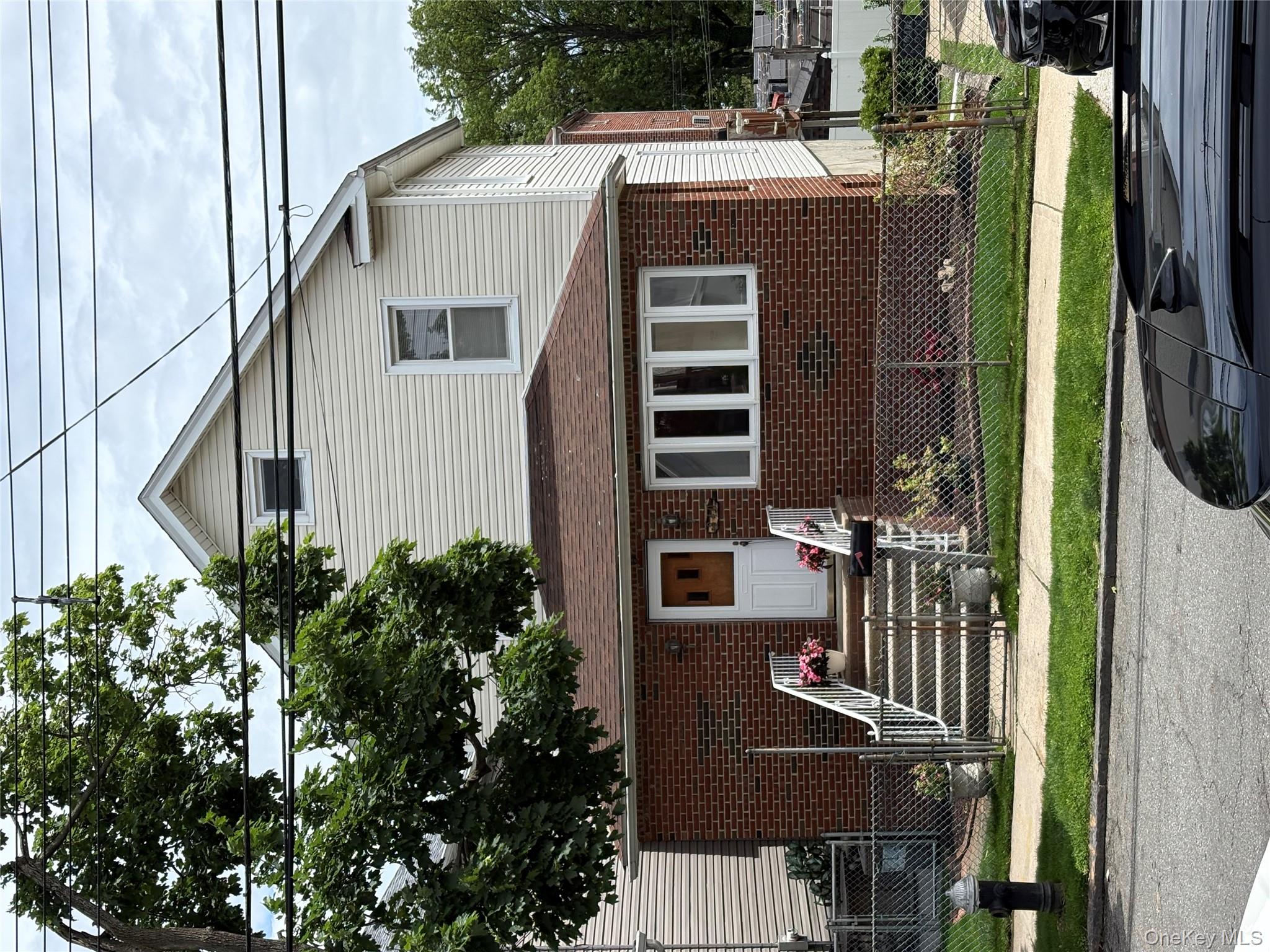 840 Hollywood Avenue, Bronx, NY 10465