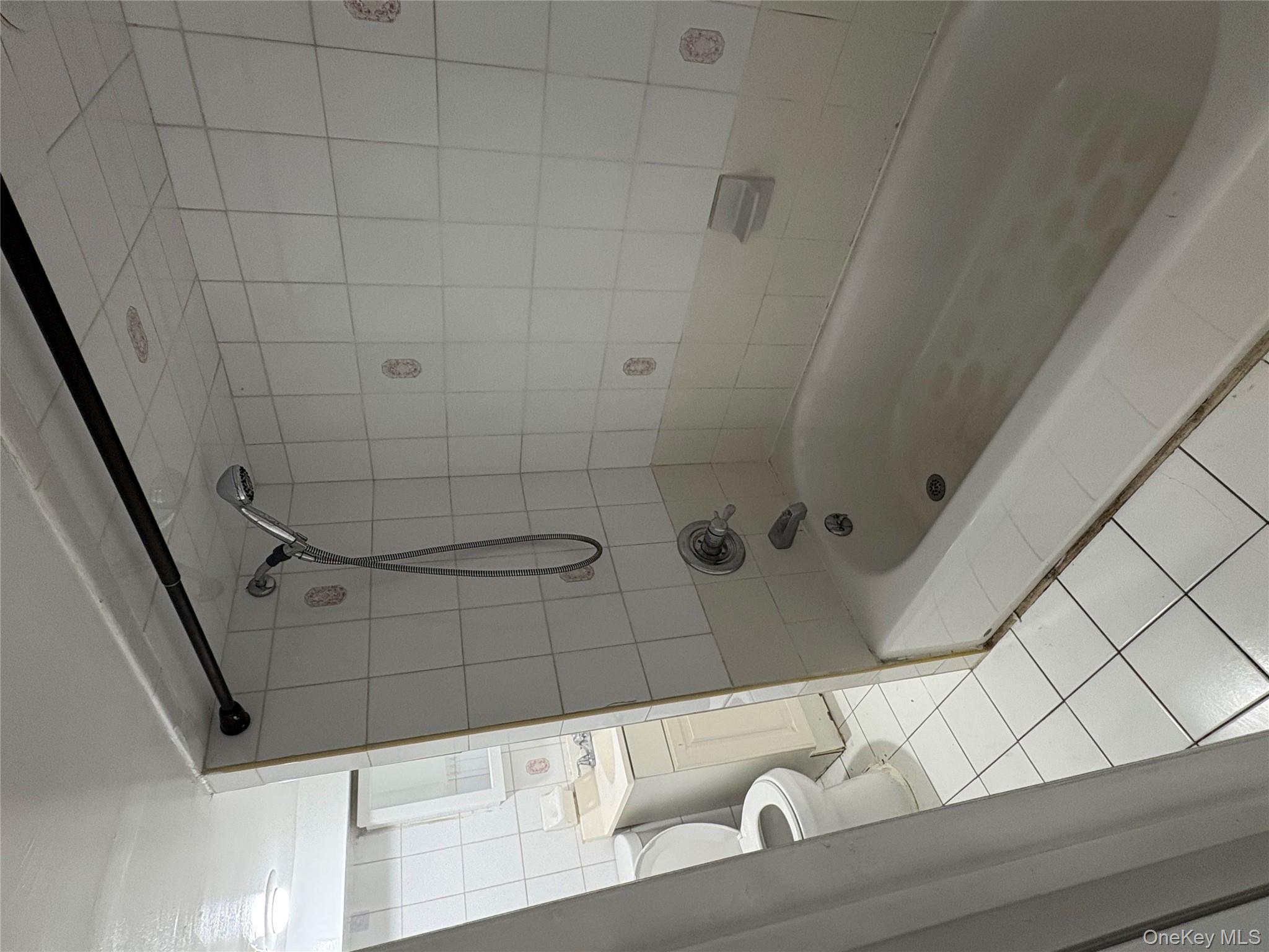 840 Hollywood Avenue, Bronx, NY 10465