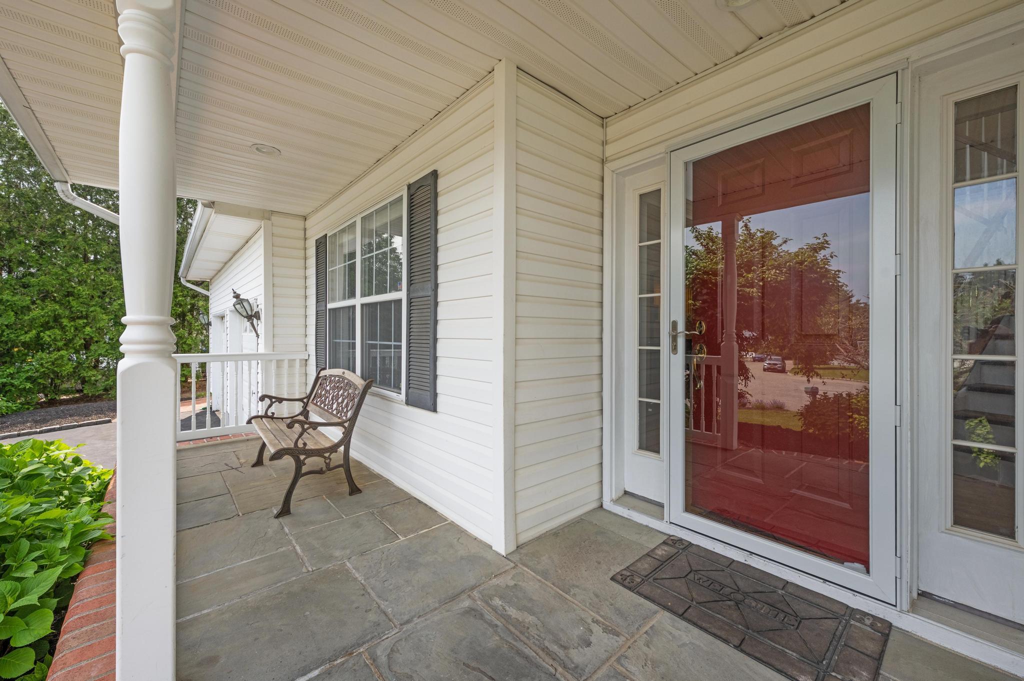 8 Tecumseh Court, Commack, NY 11725