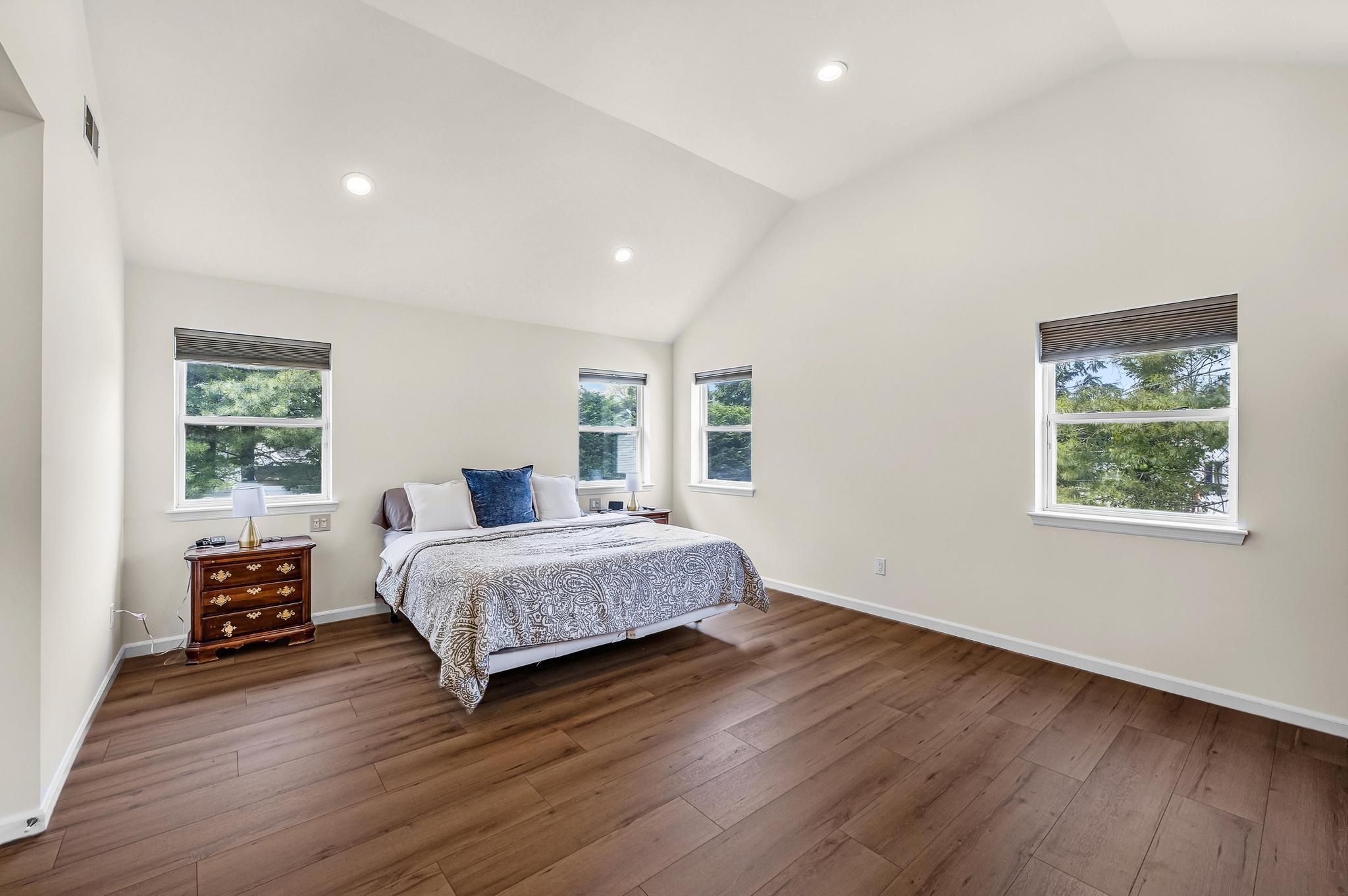 8 Tecumseh Court, Commack, NY 11725