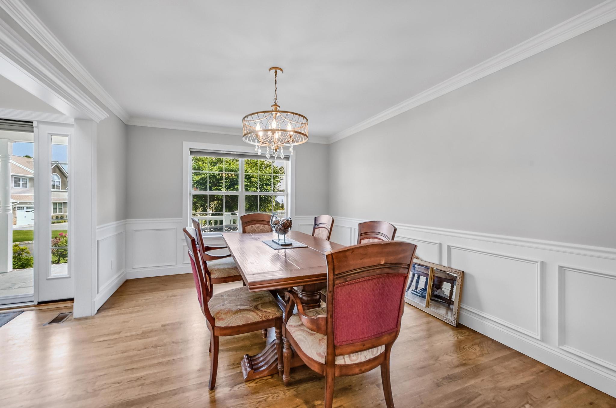 8 Tecumseh Court, Commack, NY 11725