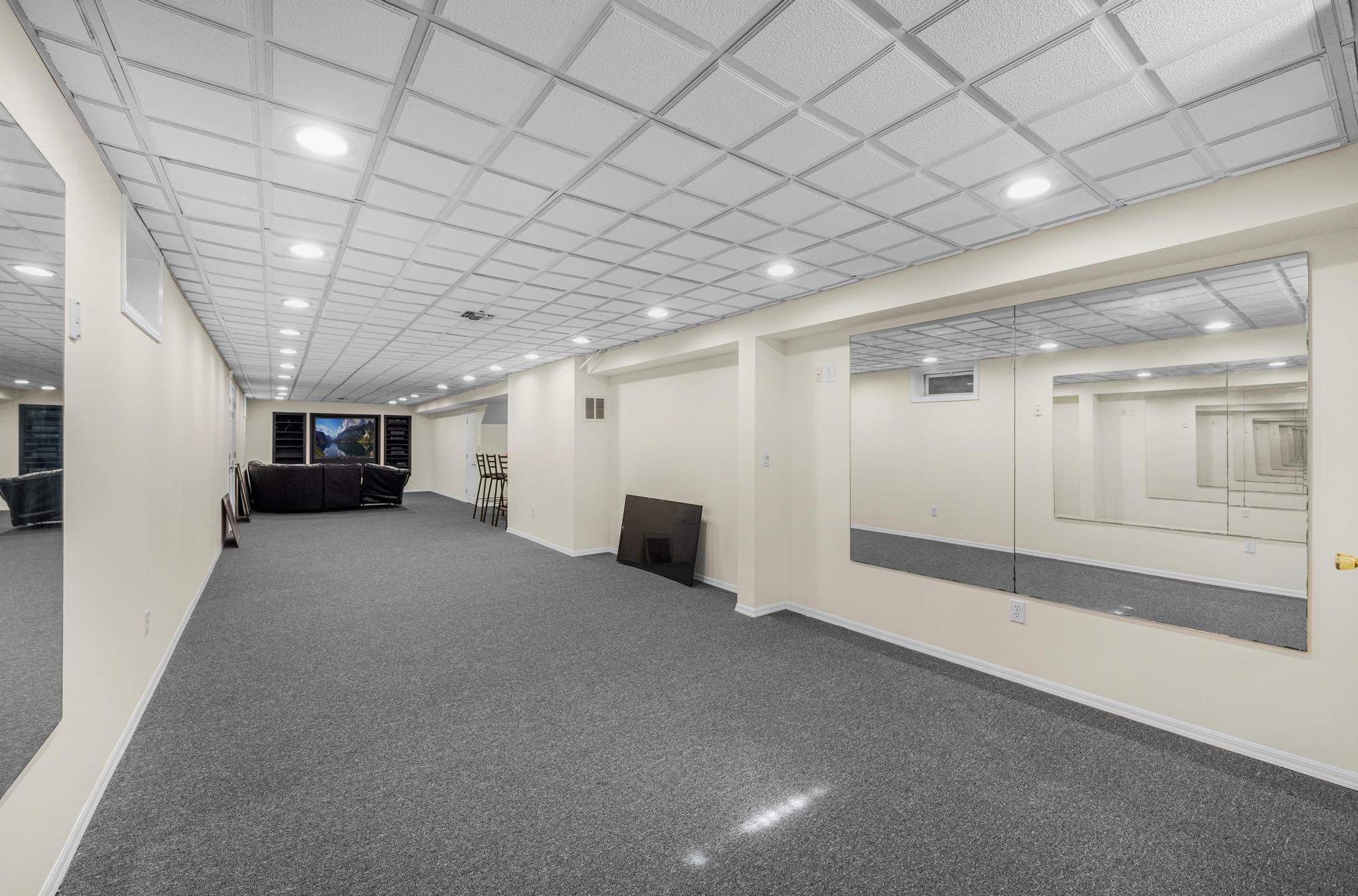 8 Tecumseh Court, Commack, NY 11725