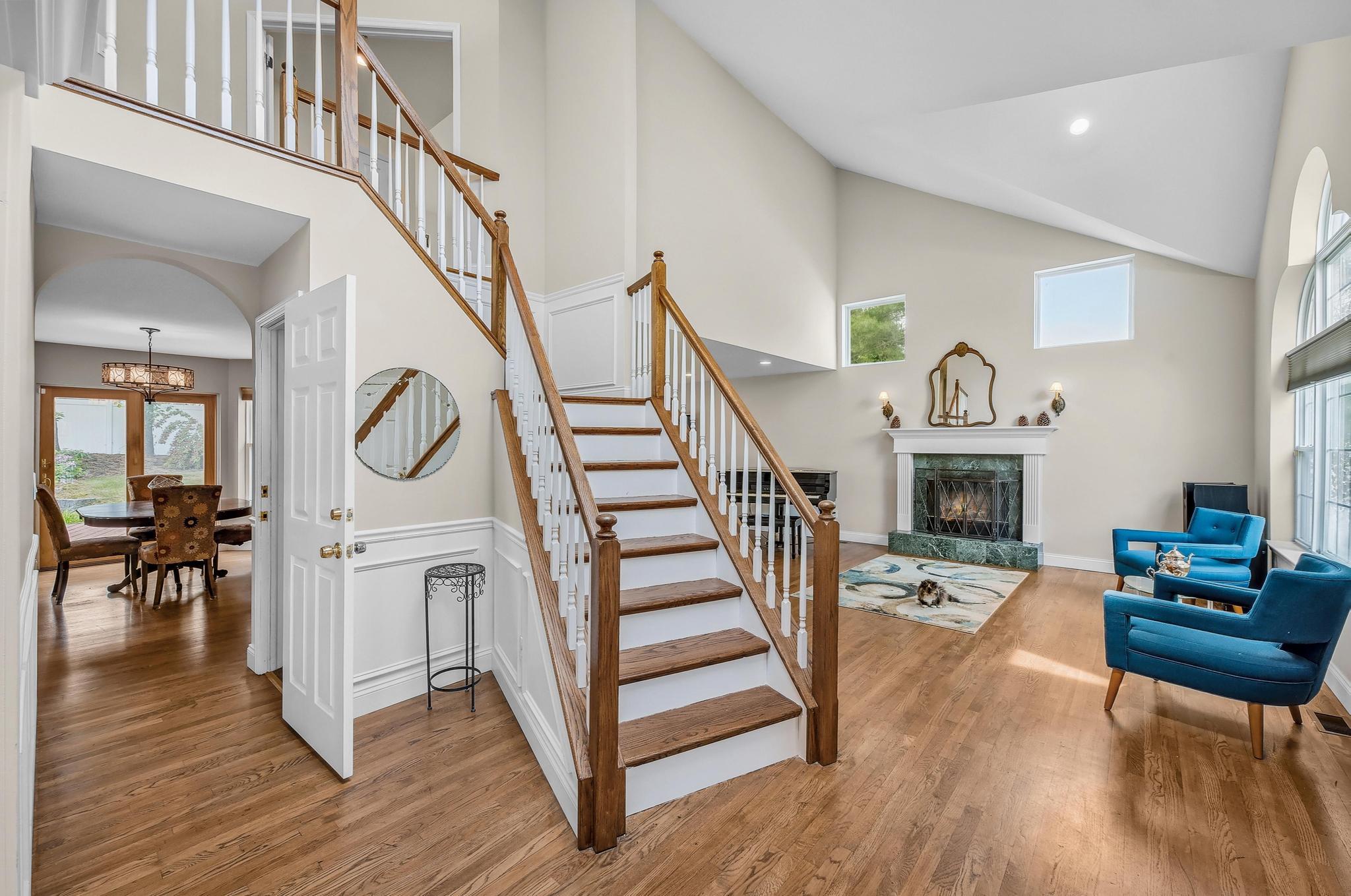 8 Tecumseh Court, Commack, NY 11725