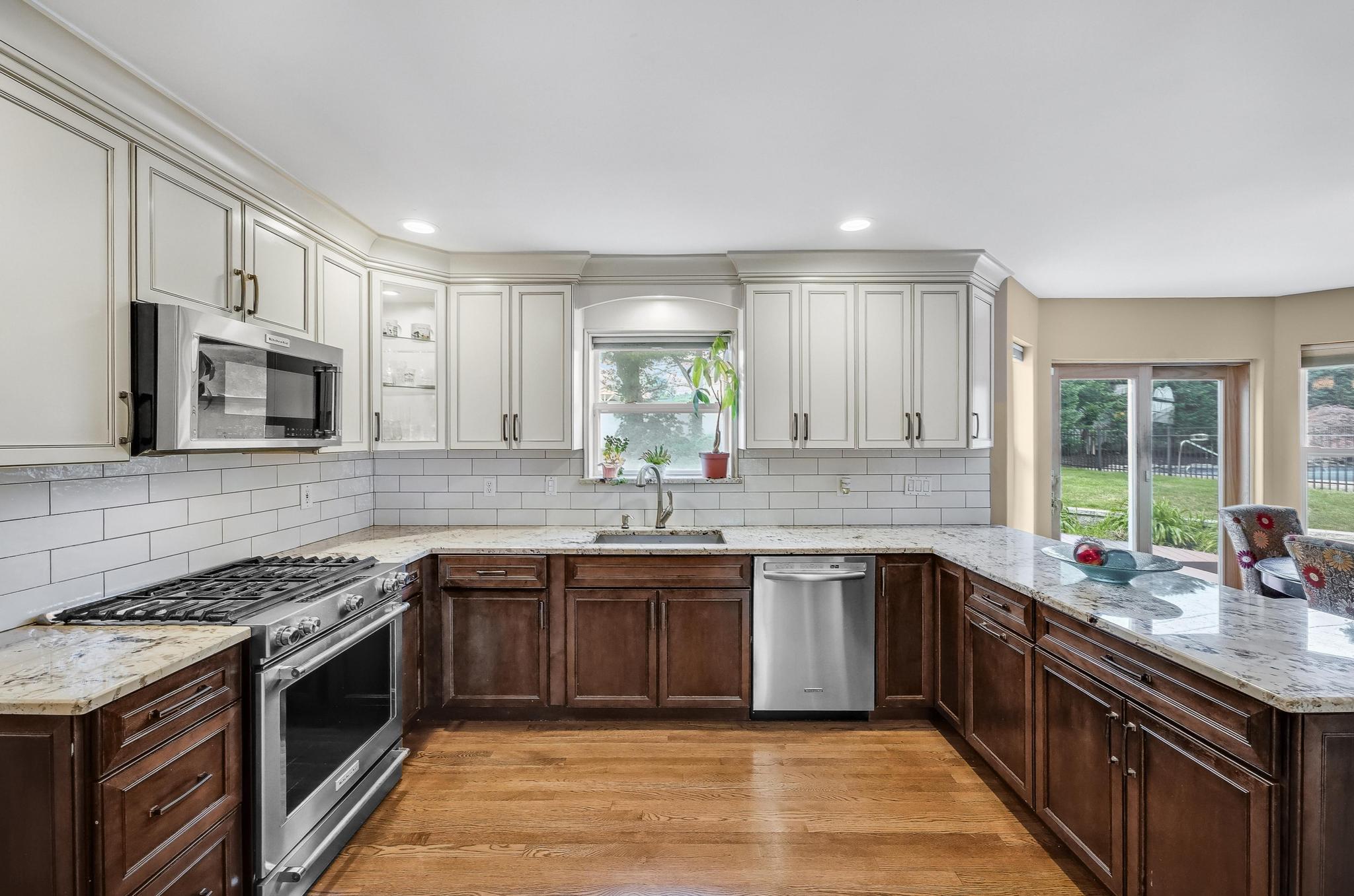 8 Tecumseh Court, Commack, NY 11725