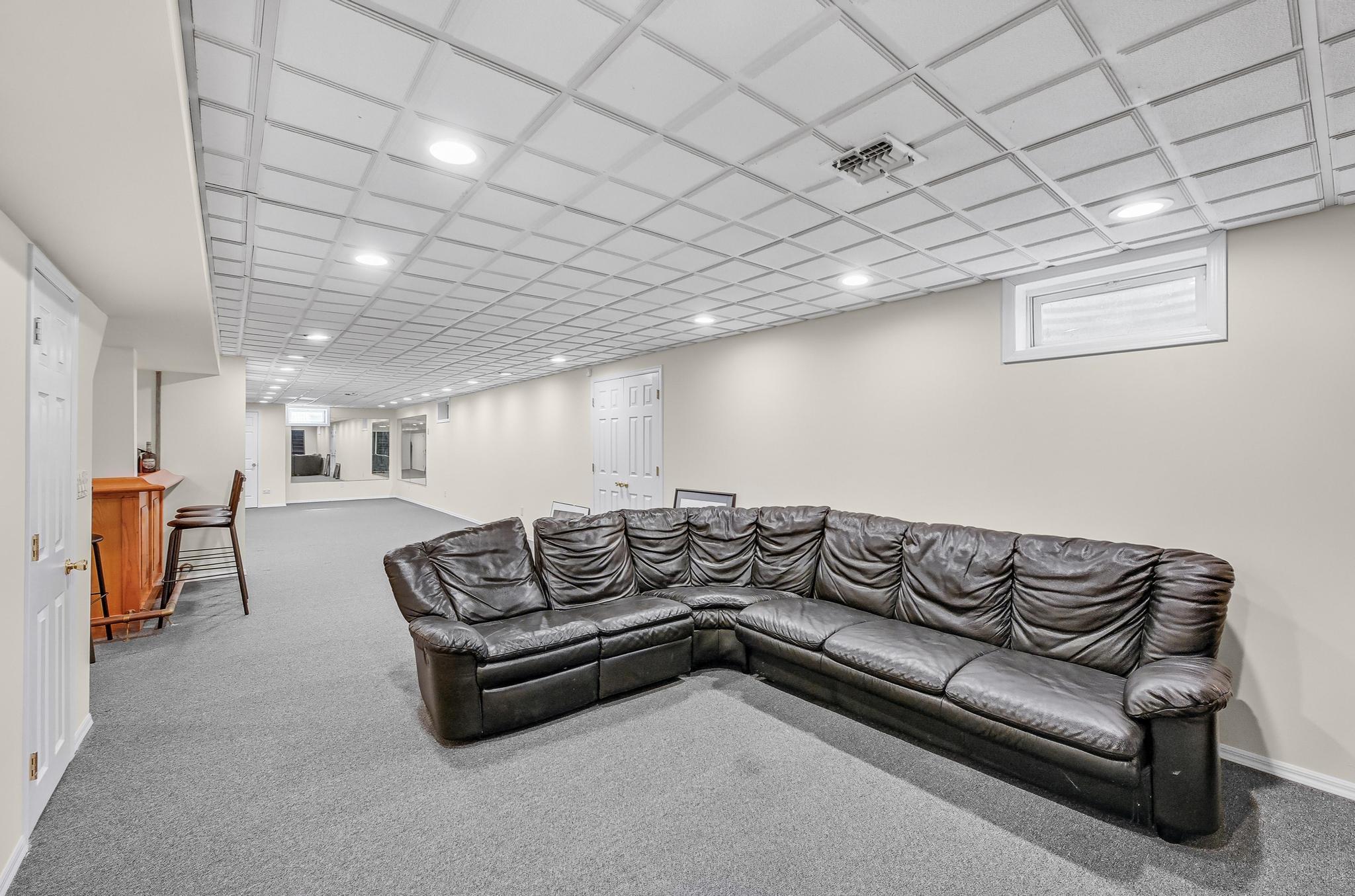 8 Tecumseh Court, Commack, NY 11725