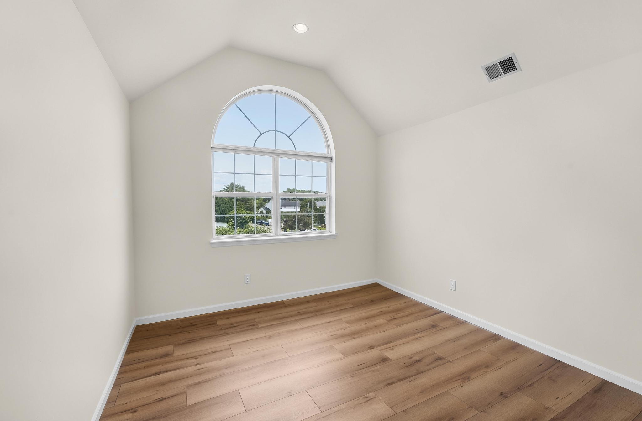 8 Tecumseh Court, Commack, NY 11725