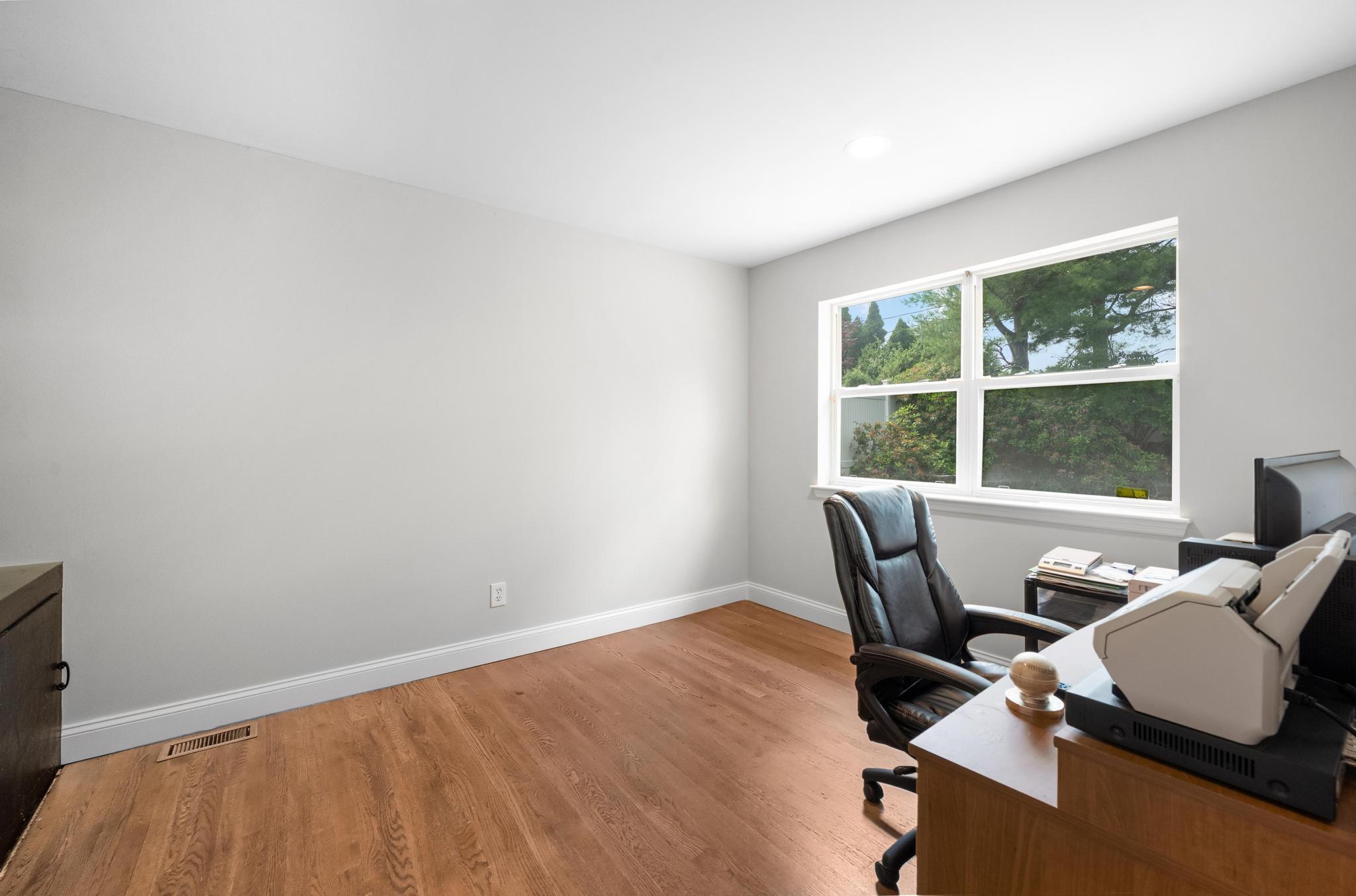 8 Tecumseh Court, Commack, NY 11725