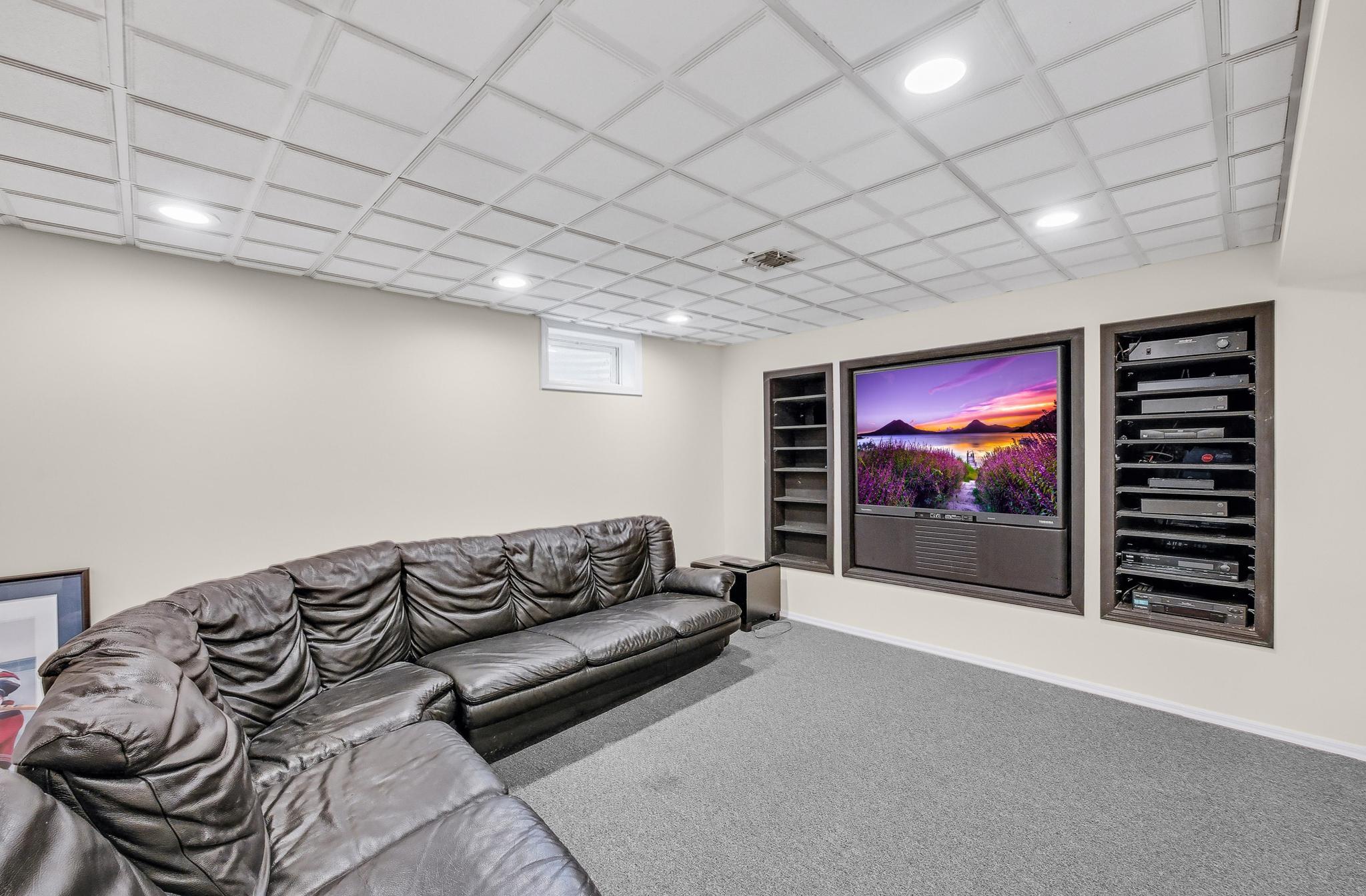 8 Tecumseh Court, Commack, NY 11725