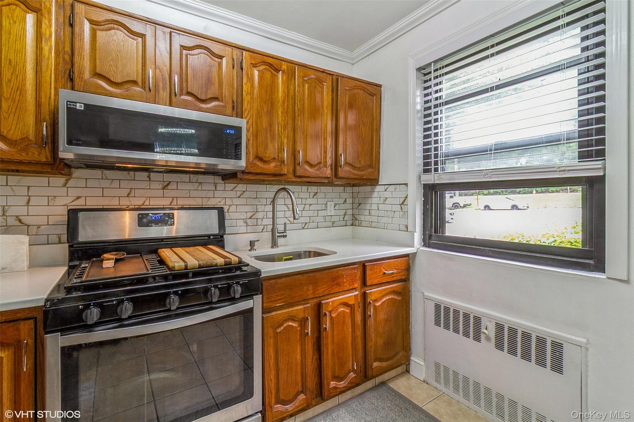 17 Lawrence Drive # A, White Plains, NY 10603