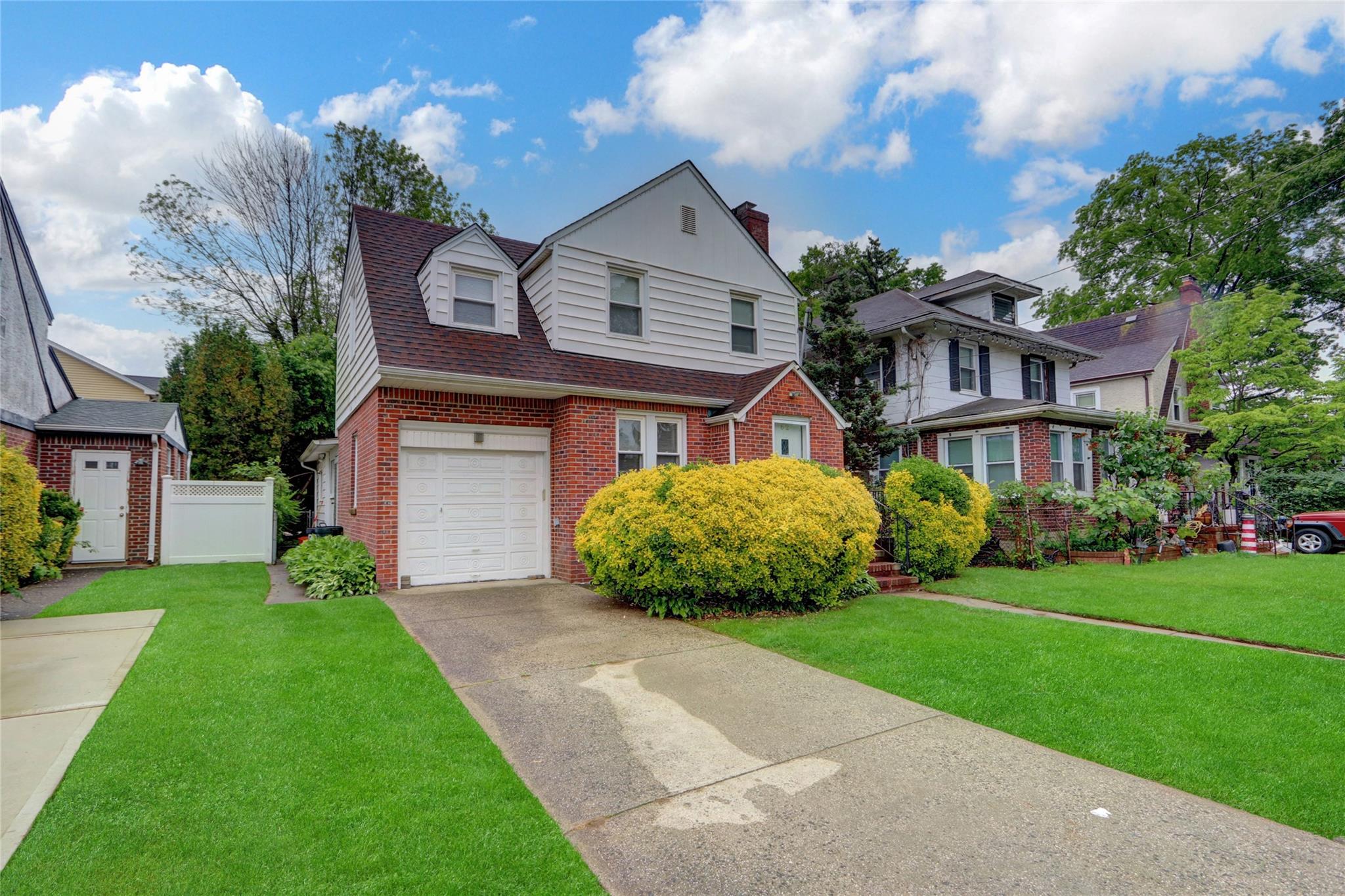 62 Herman Boulevard, Franklin Square, NY 11010