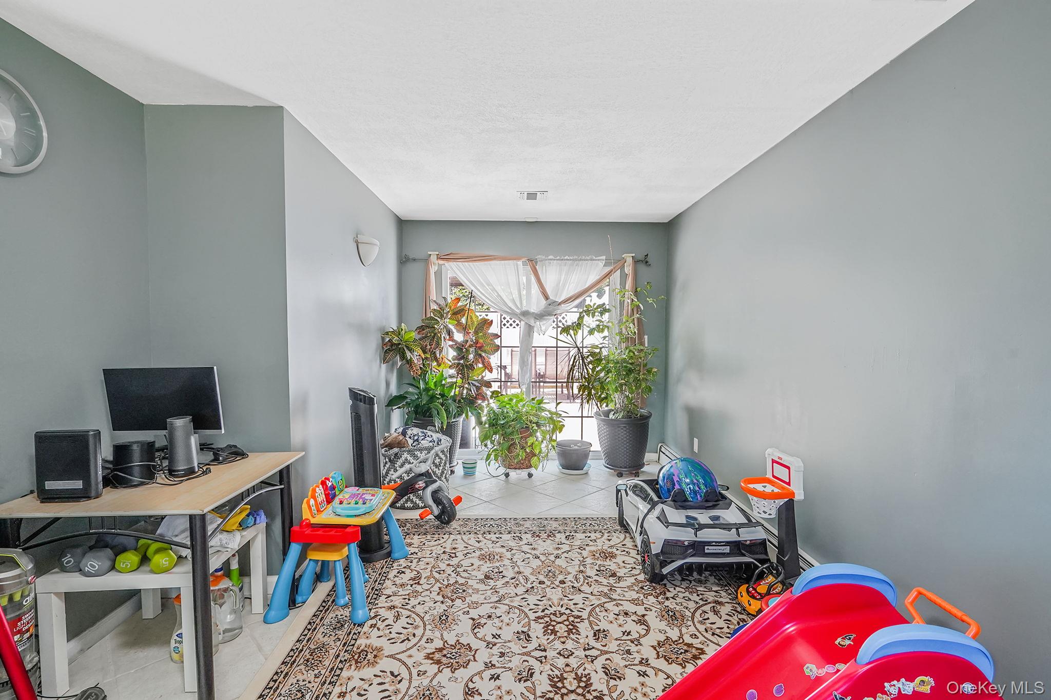 11 Country Squire Court, Dix Hills, NY 11746