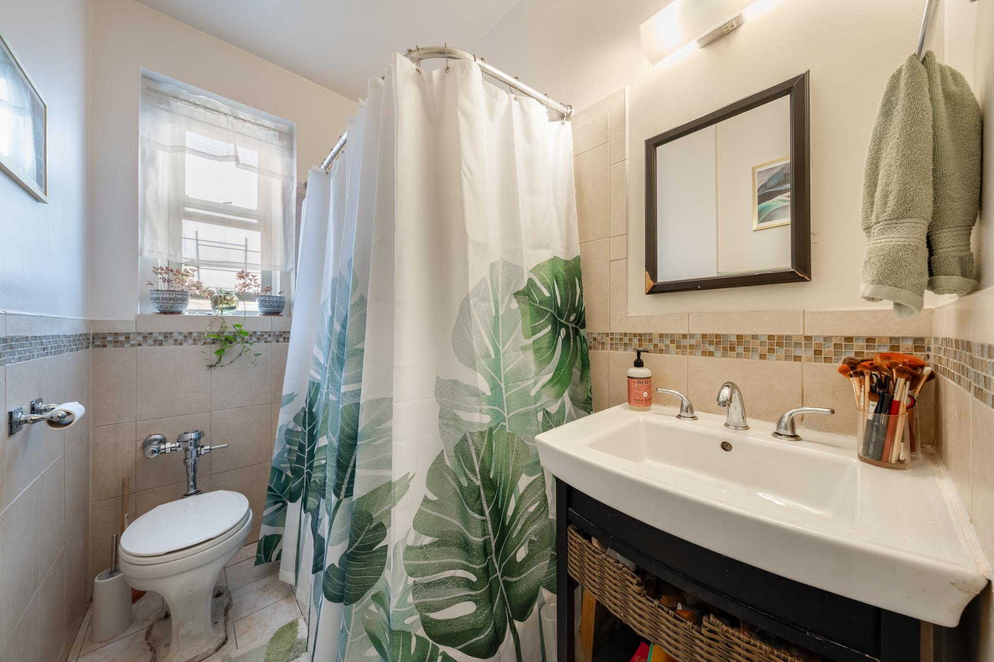 84-49 168th Street # 6L, Jamaica Hills, NY 11432