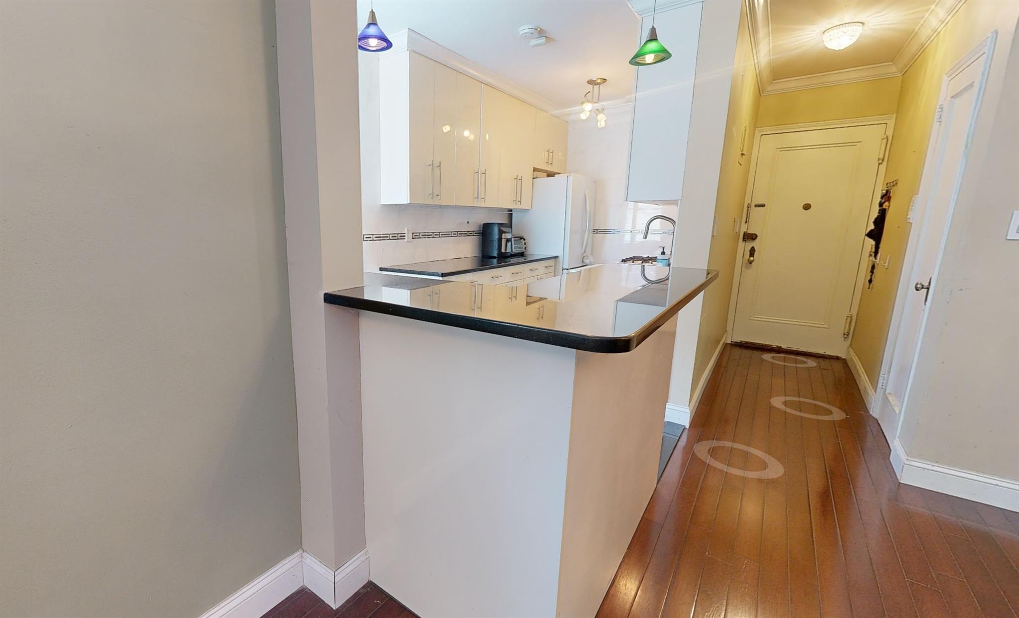 9410 64 Road # B6, Rego Park, NY 11374