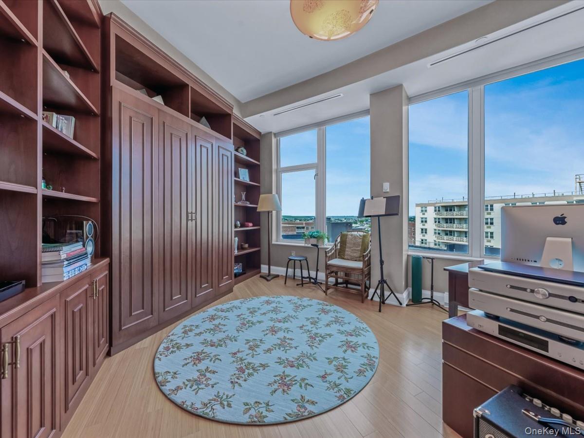 403 E Boardwalk # 806, Long Beach, NY 11561