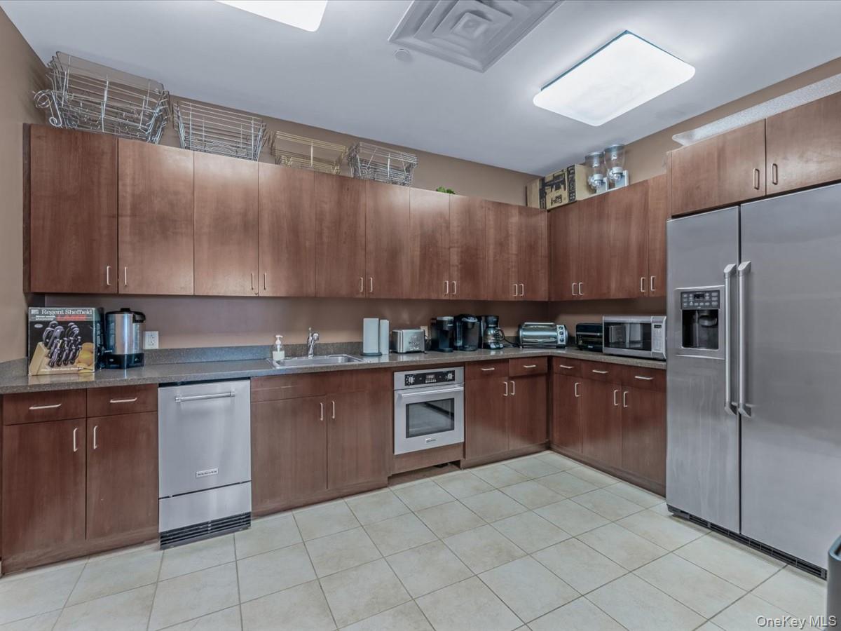 403 E Boardwalk # 806, Long Beach, NY 11561