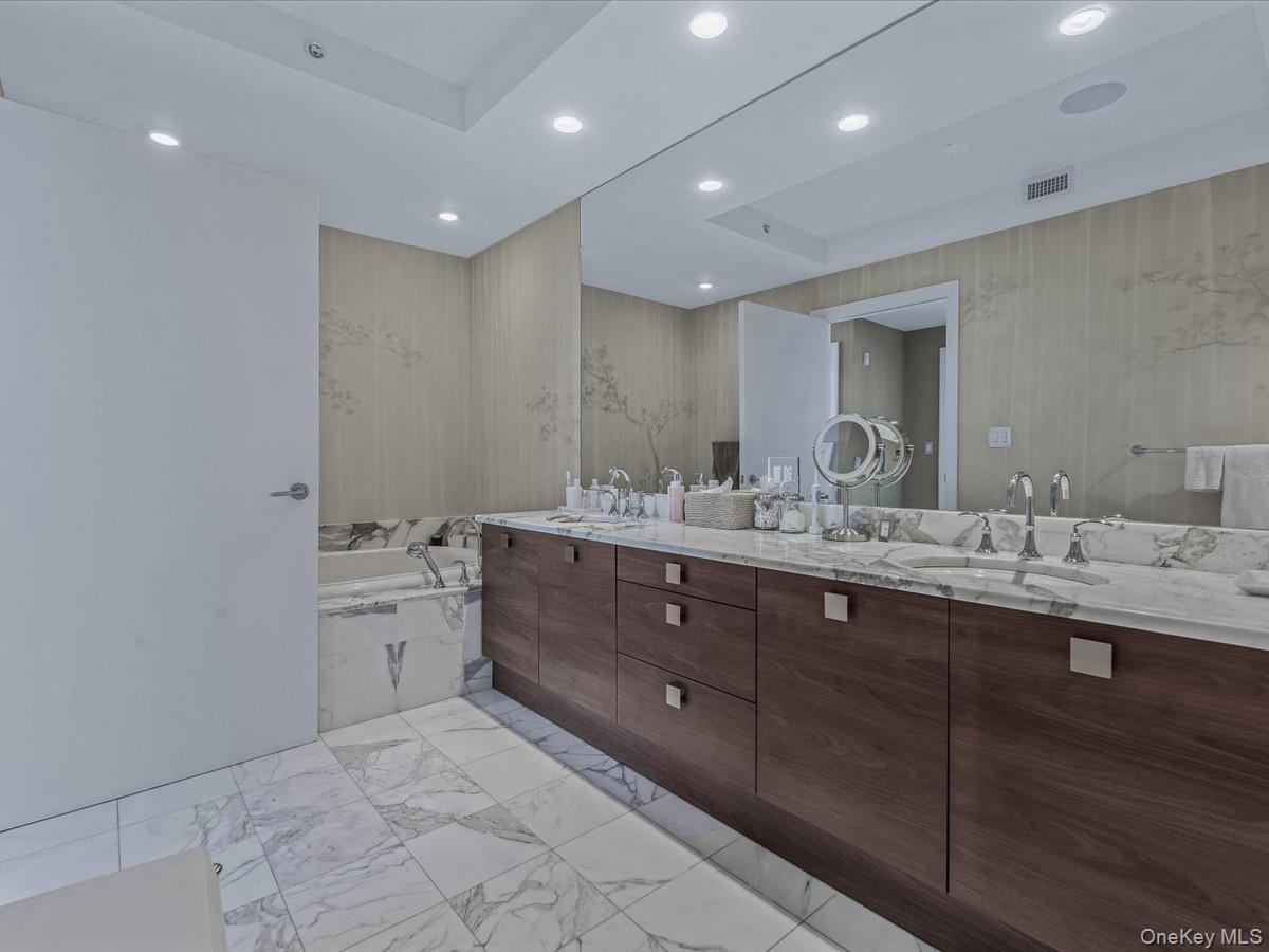 403 E Boardwalk # 806, Long Beach, NY 11561