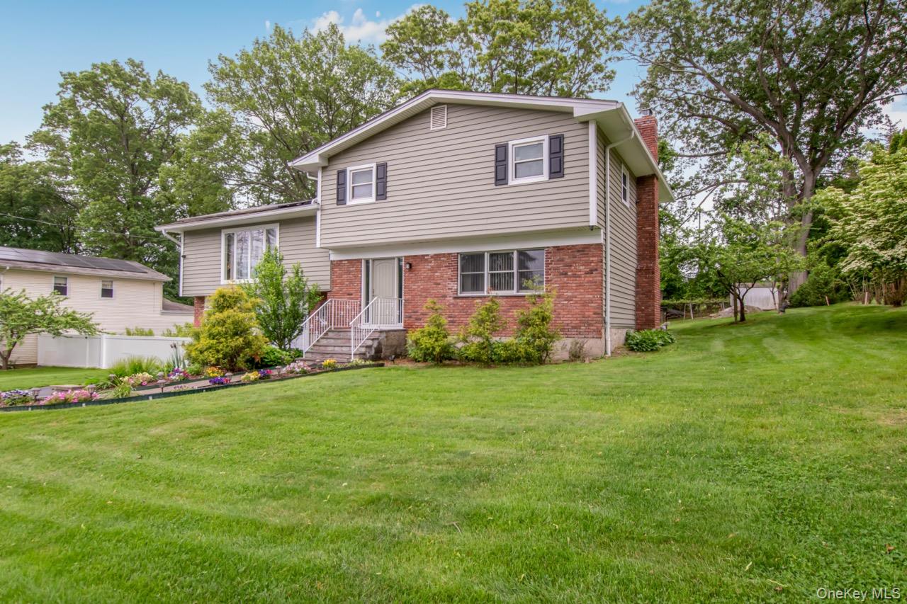 127 Parkview Road, Elmsford, NY 10523